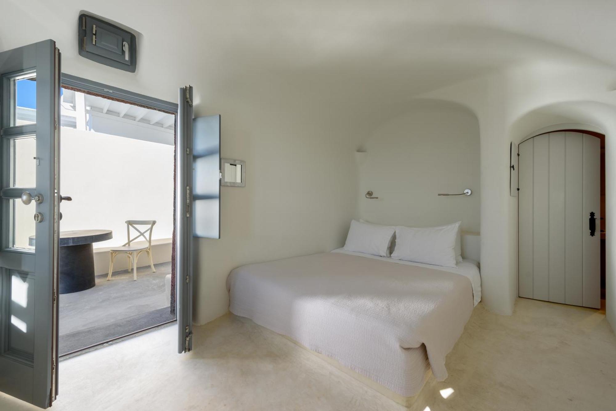 Vanilla Room Outdoor Hot tub & semi-private terrace Caldera View
