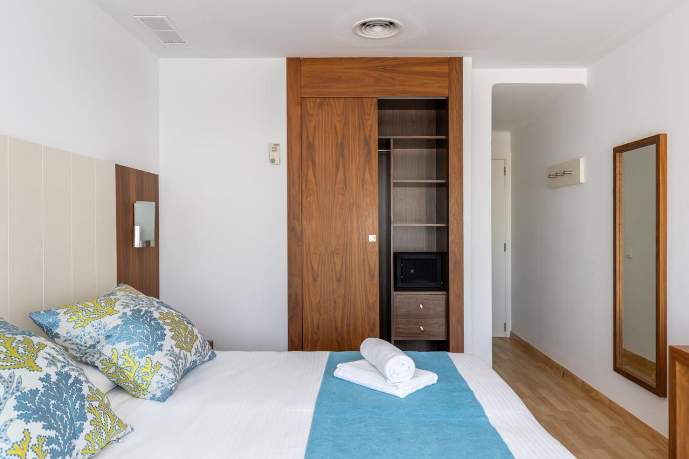 Double Room Balcony Side Sea View