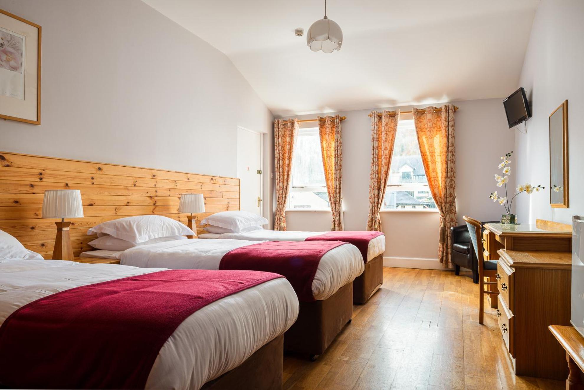 Triple Room with Shower,1499032063:JPEG