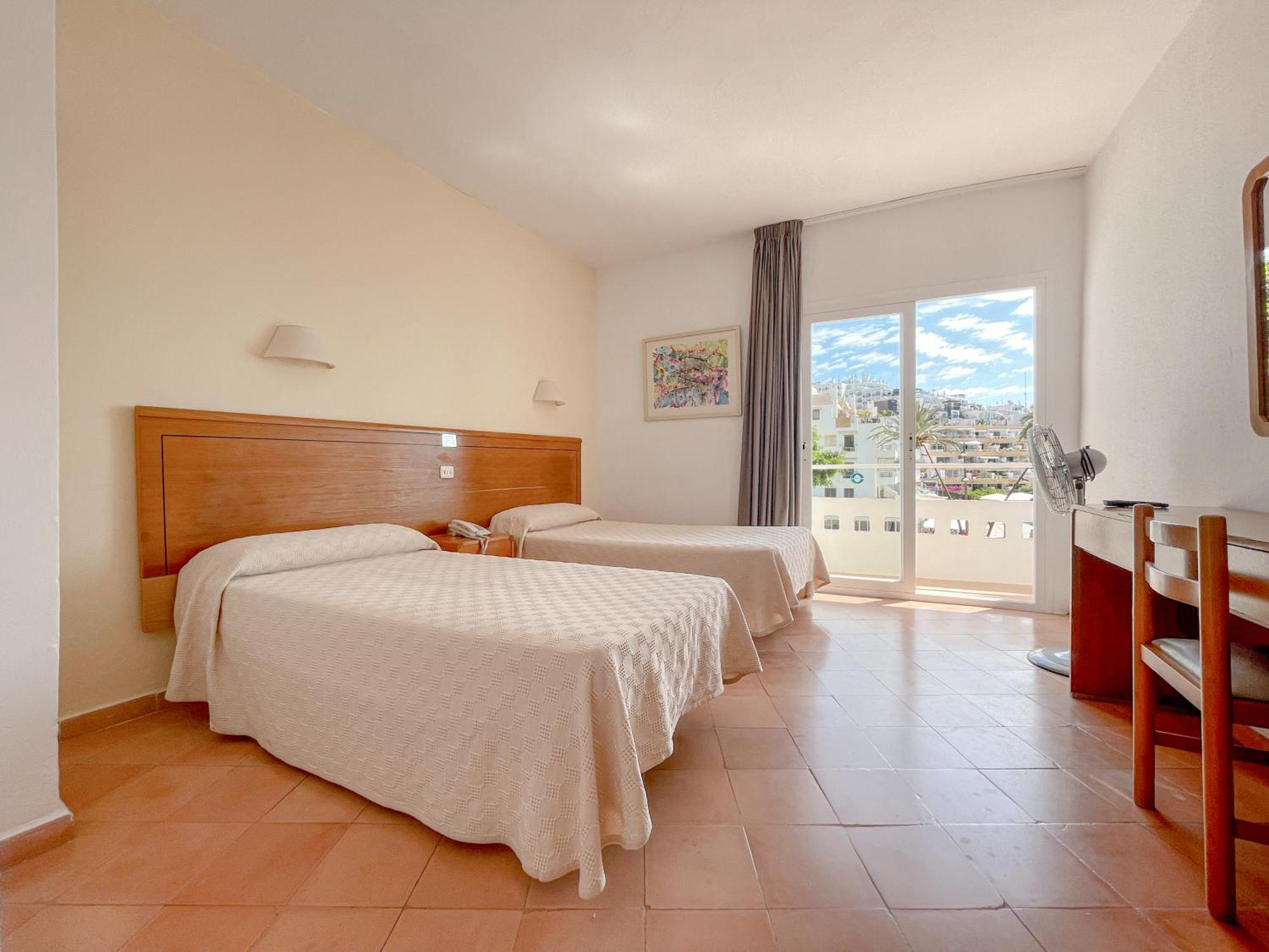 Twin Room Terrace