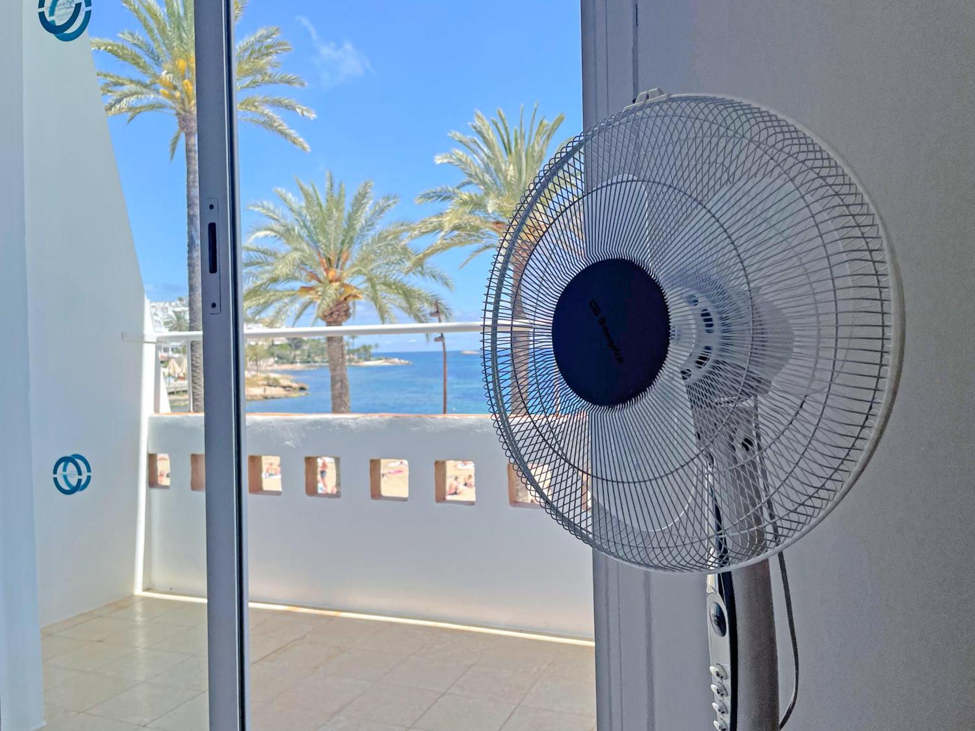 Standard Twin Room Sea View