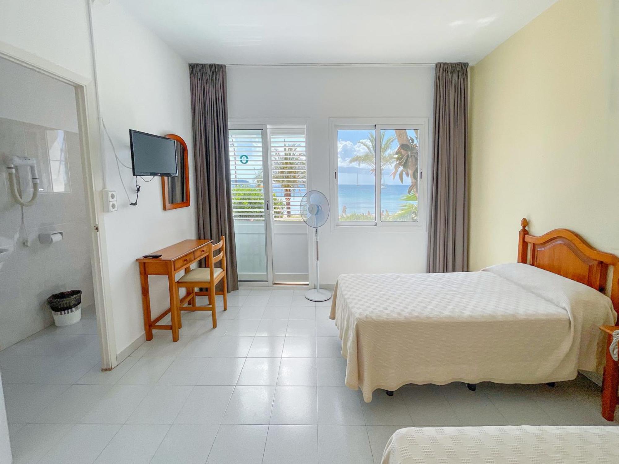 Standard Twin Room Sea View