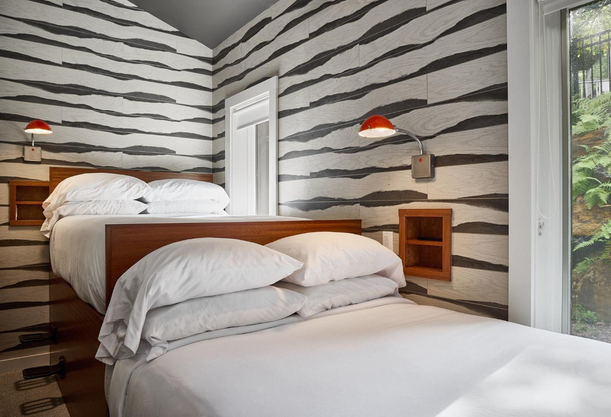 Summit 2 Bedroom with 1 Queen and 2 Double Beds