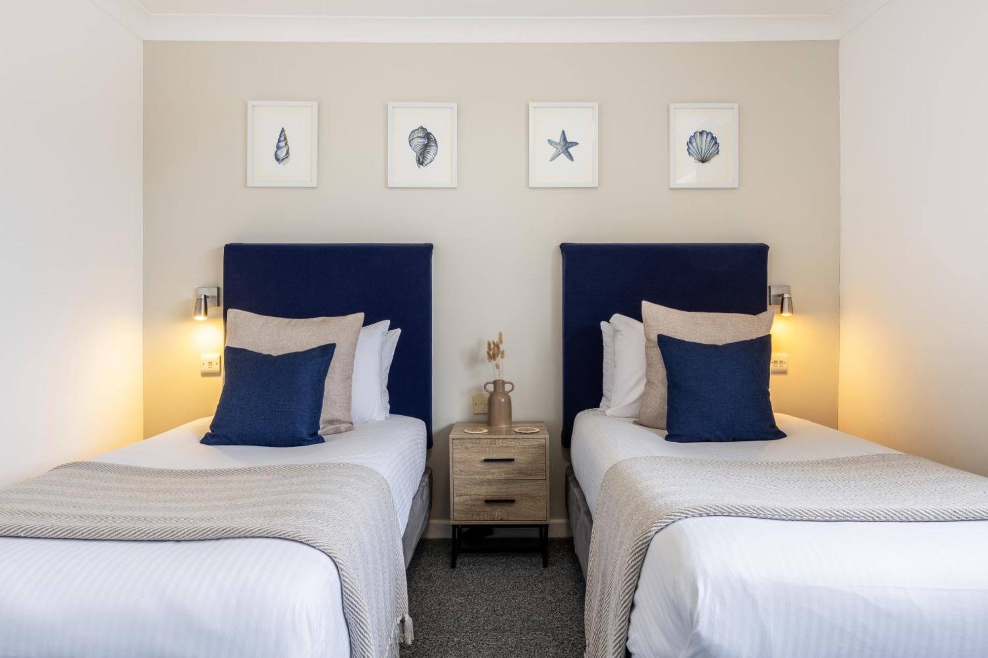 Twin Room with Private Bathroom