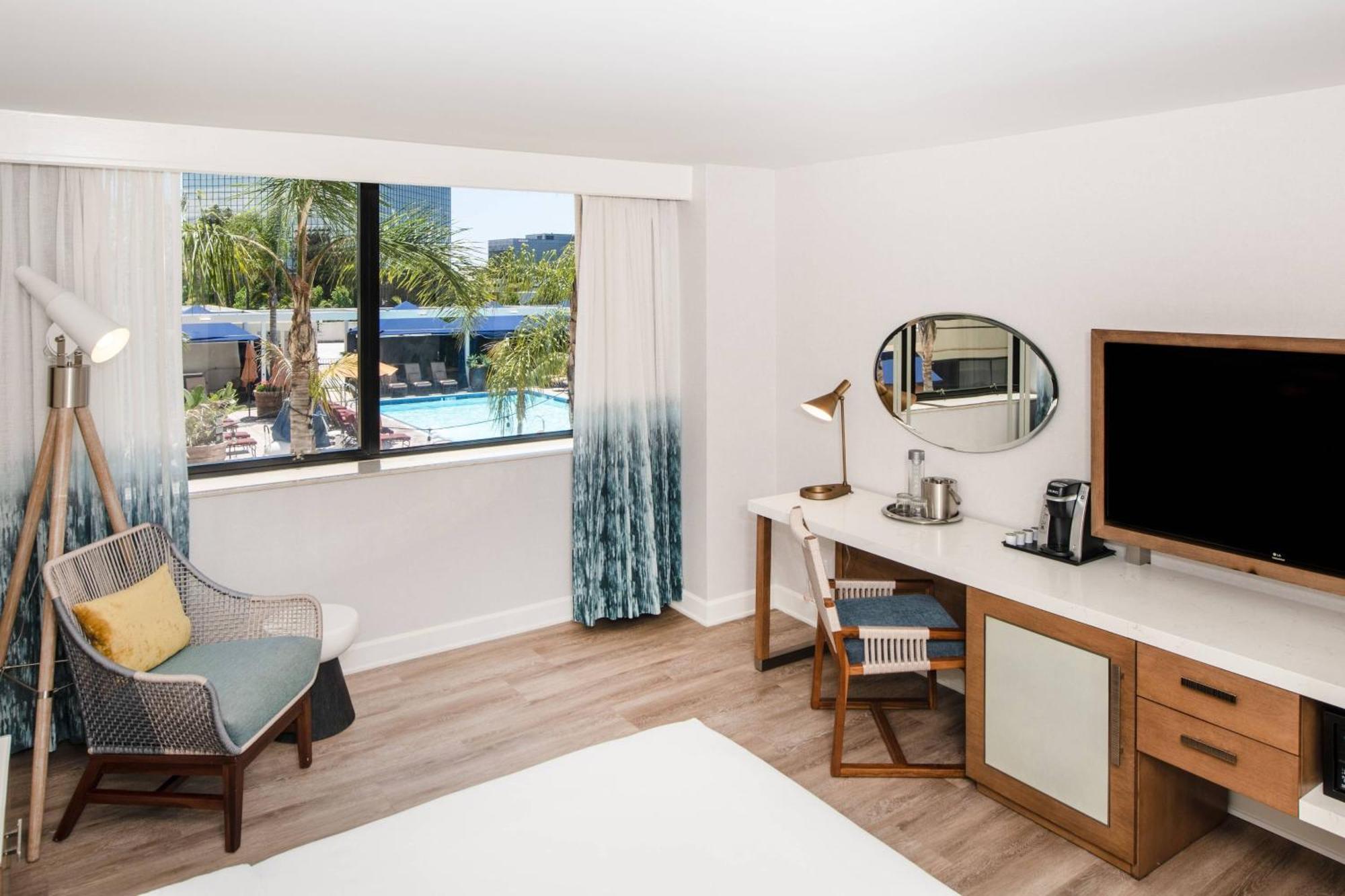 King or Double Room Pool View,1522693717:JPEG