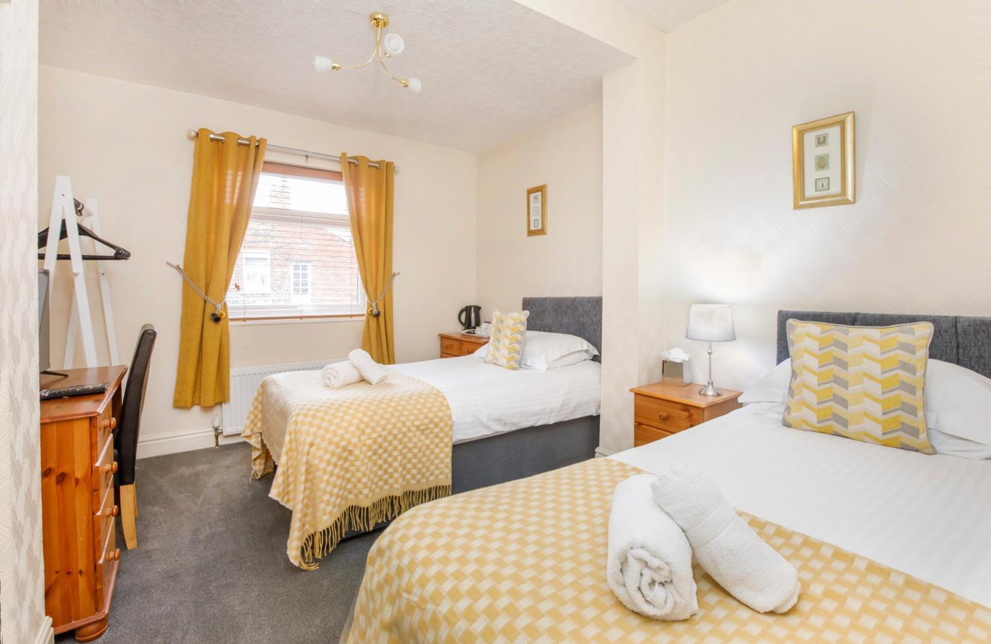 Twin Room – 1st floor (7)