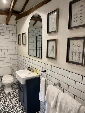 Family Room Private Bathroom