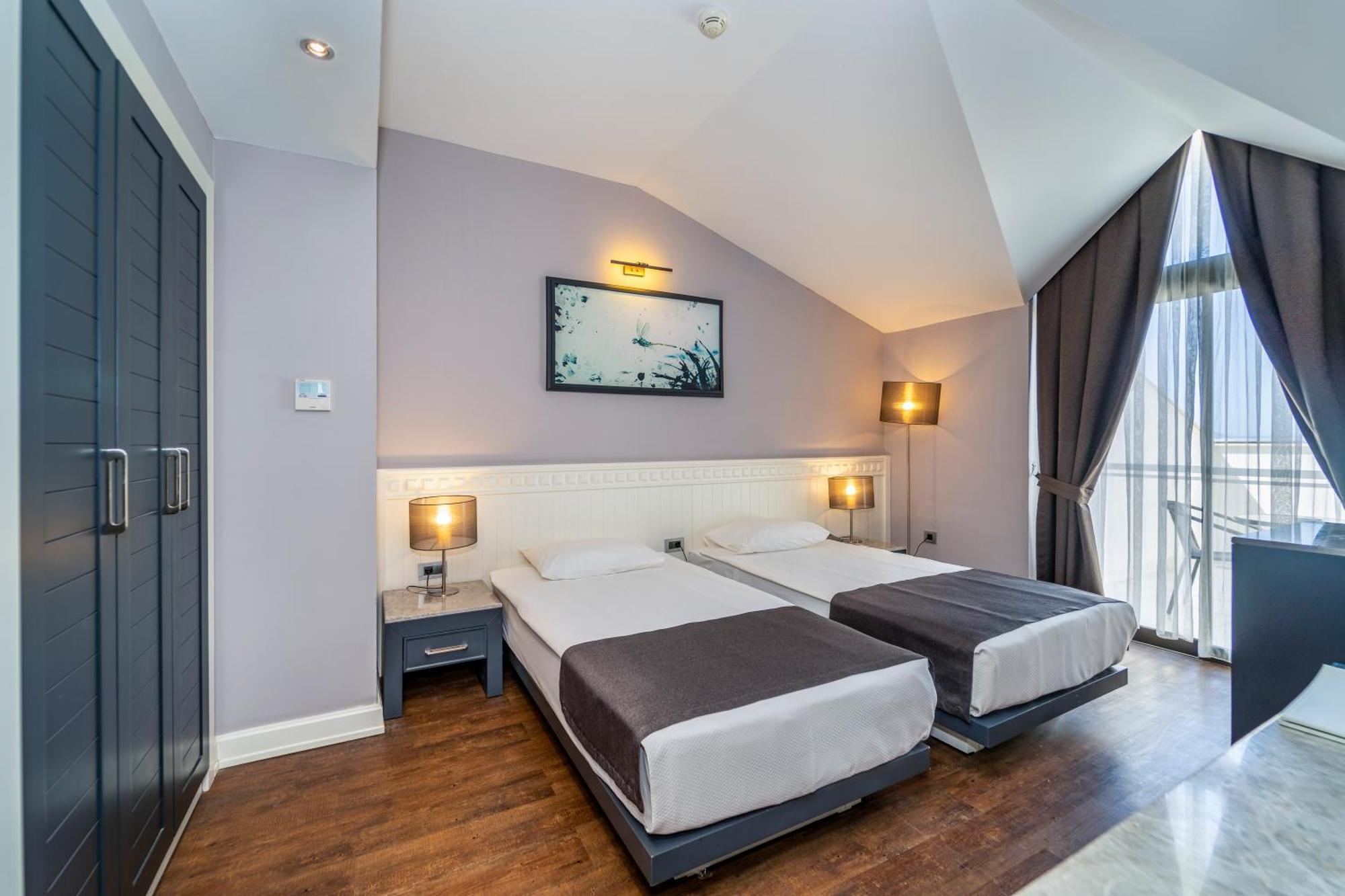 Double Room with Pool View