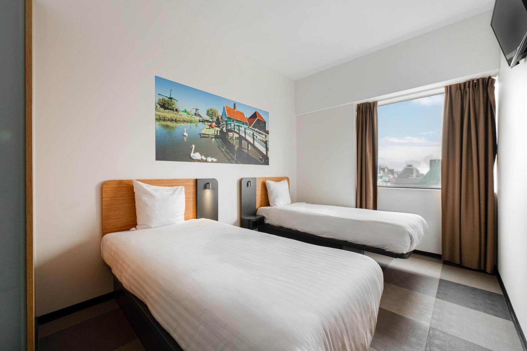 Twin Room,1501343824:JPEG