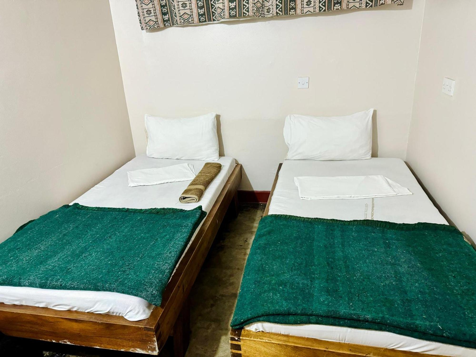 Standard Twin Room with Shared Bathroom,1501469224:JPEG