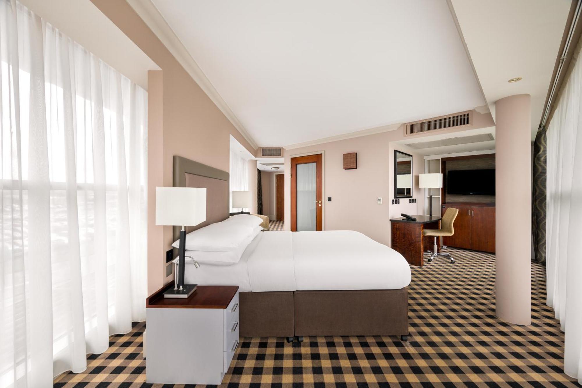 Queen Room - Mobility Access