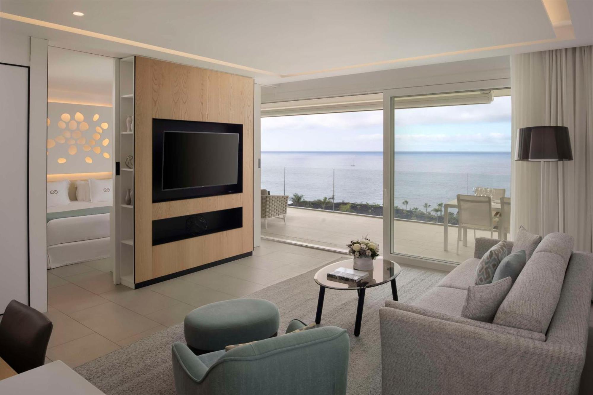 Deluxe One-Bedroom Suite