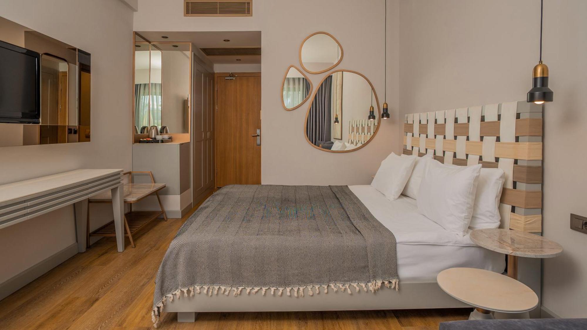 Double or Twin Room with Pool Access,1499259973:JPEG