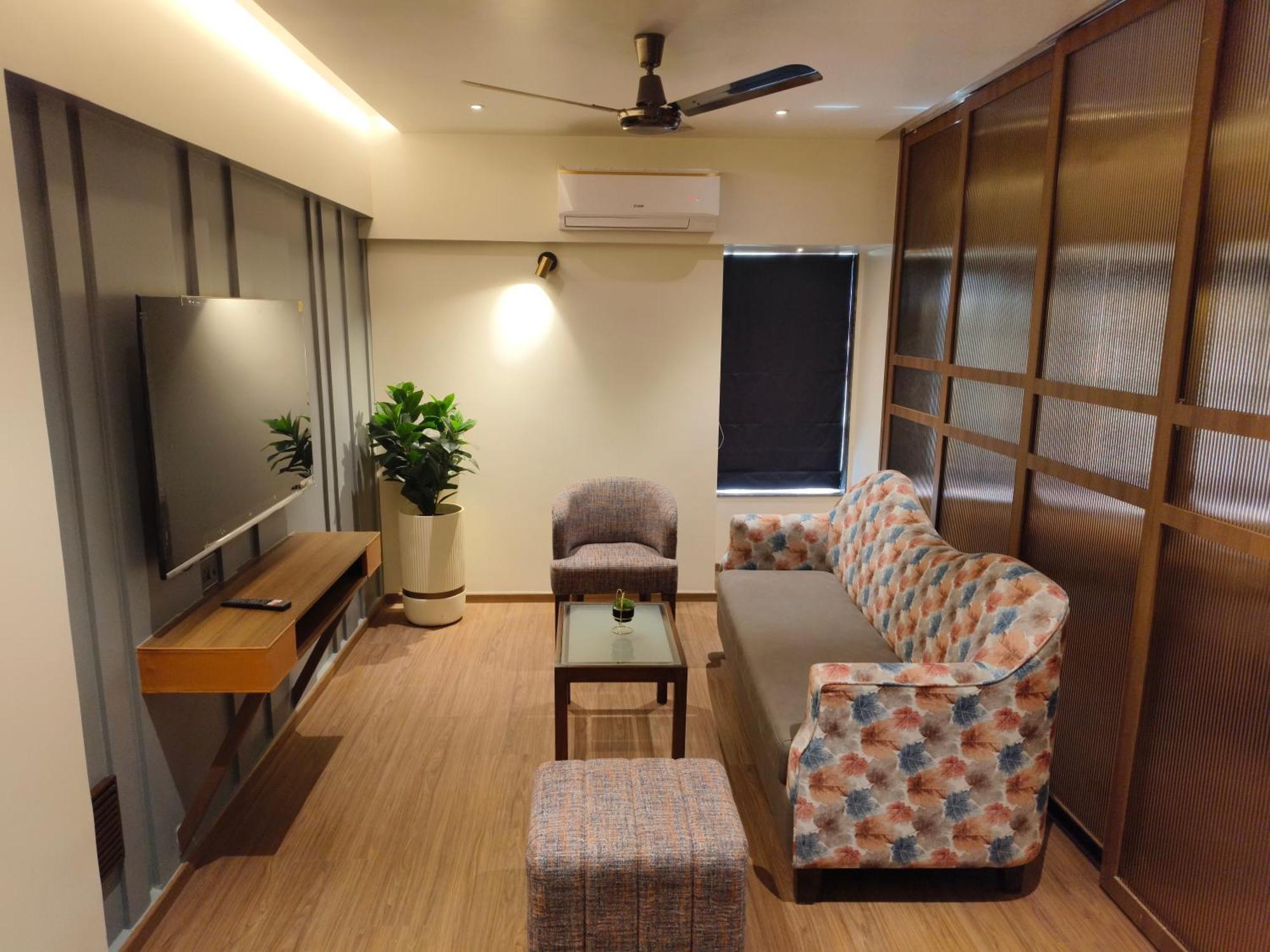 Studio Suite Hi-Tea