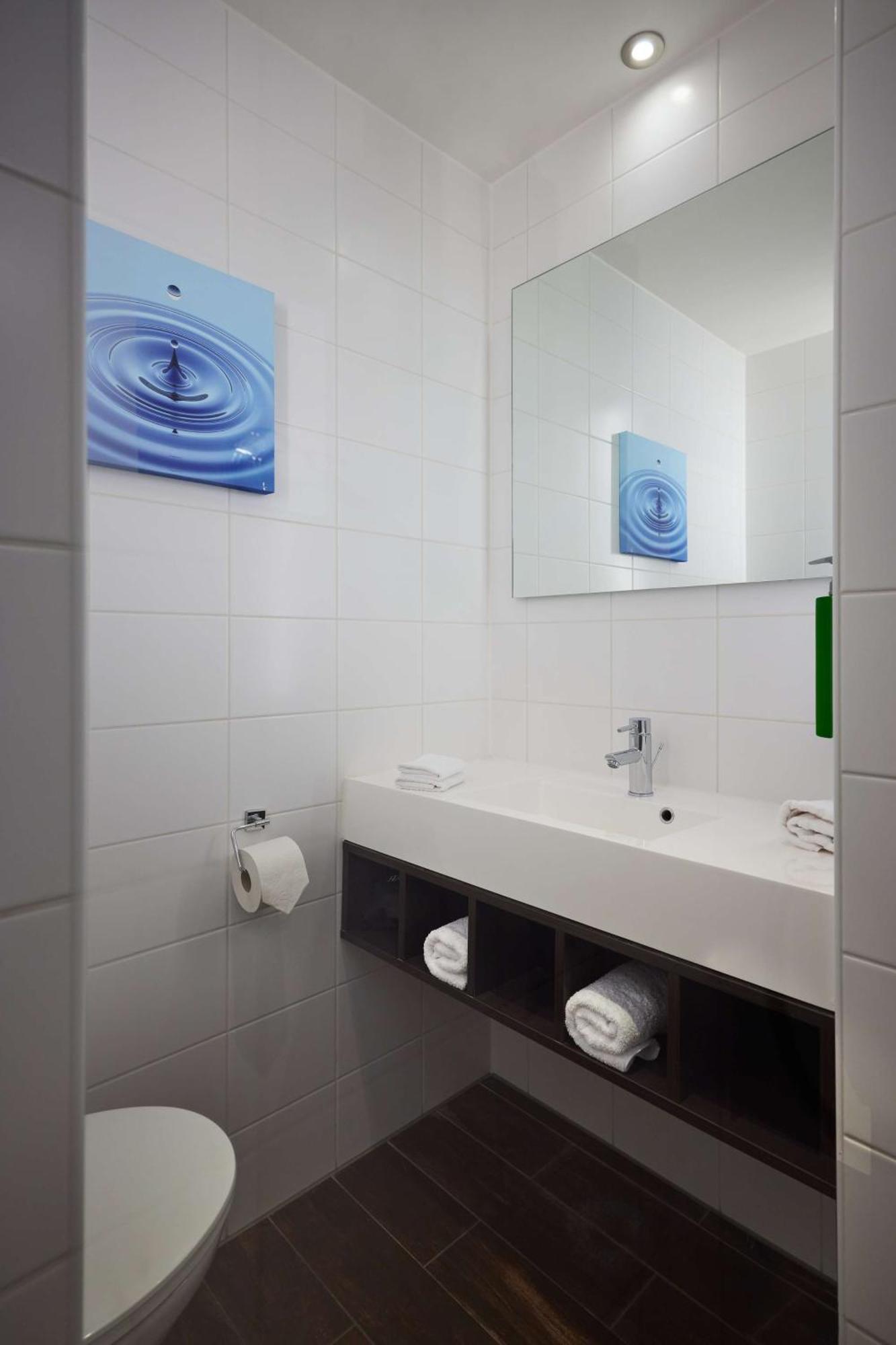 Queen Room Accessible,1552482016:JPEG