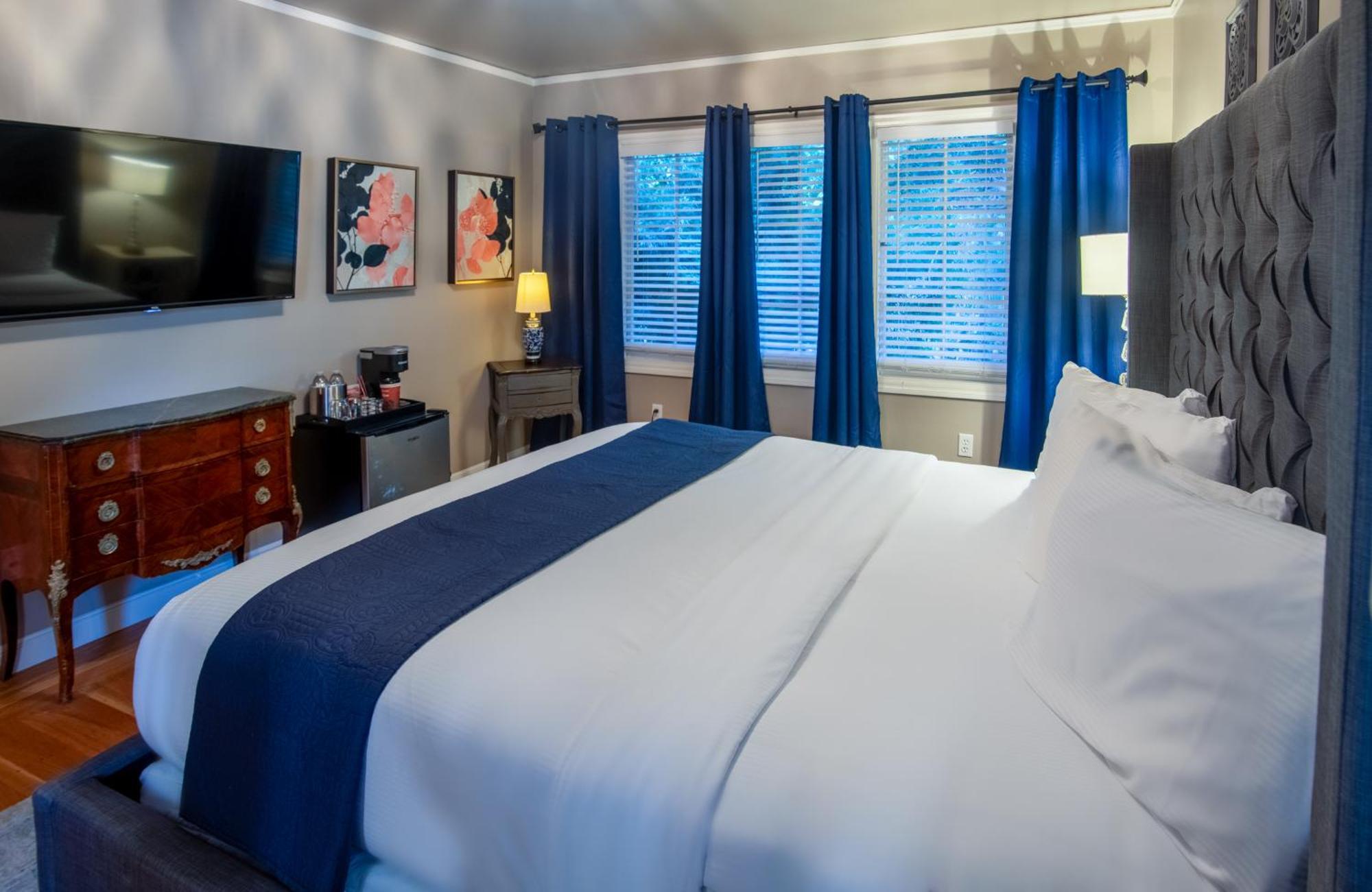 Tranquility Mansion Deluxe Room