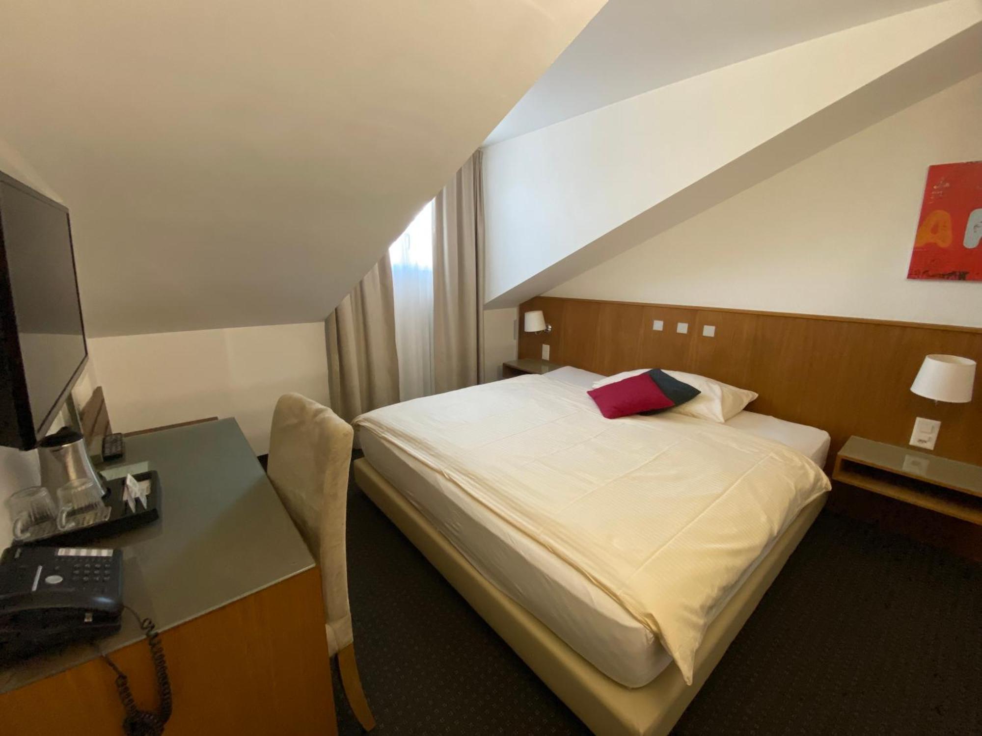 Basic Single Room,1536335071:JPEG