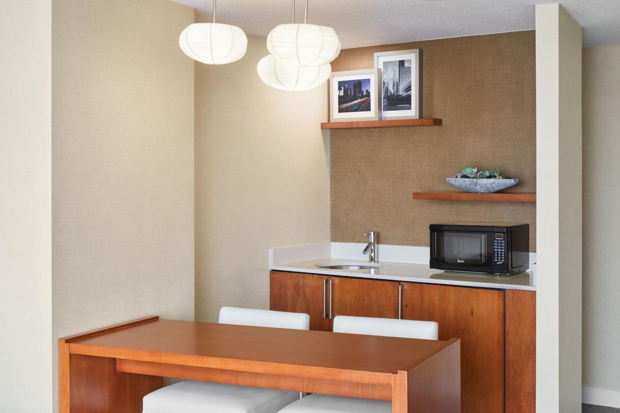 Redondo Suite met 1 Slaapkamer met 1 Kingsize Bed en Slaapbank - Uitzicht op de Stad