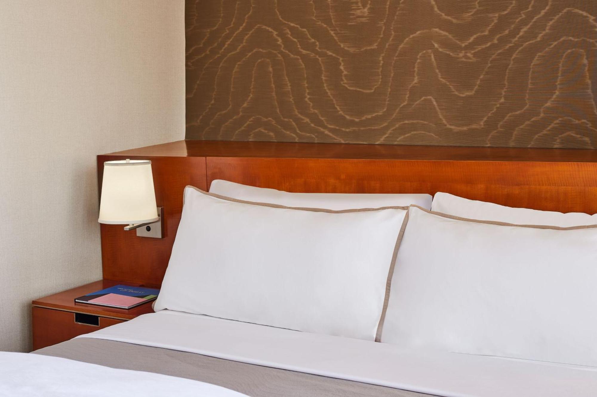 Tower Suite met 1 Slaapkamer met 1 Kingsize Bed en Slaapbank - Uitzicht op de Stad