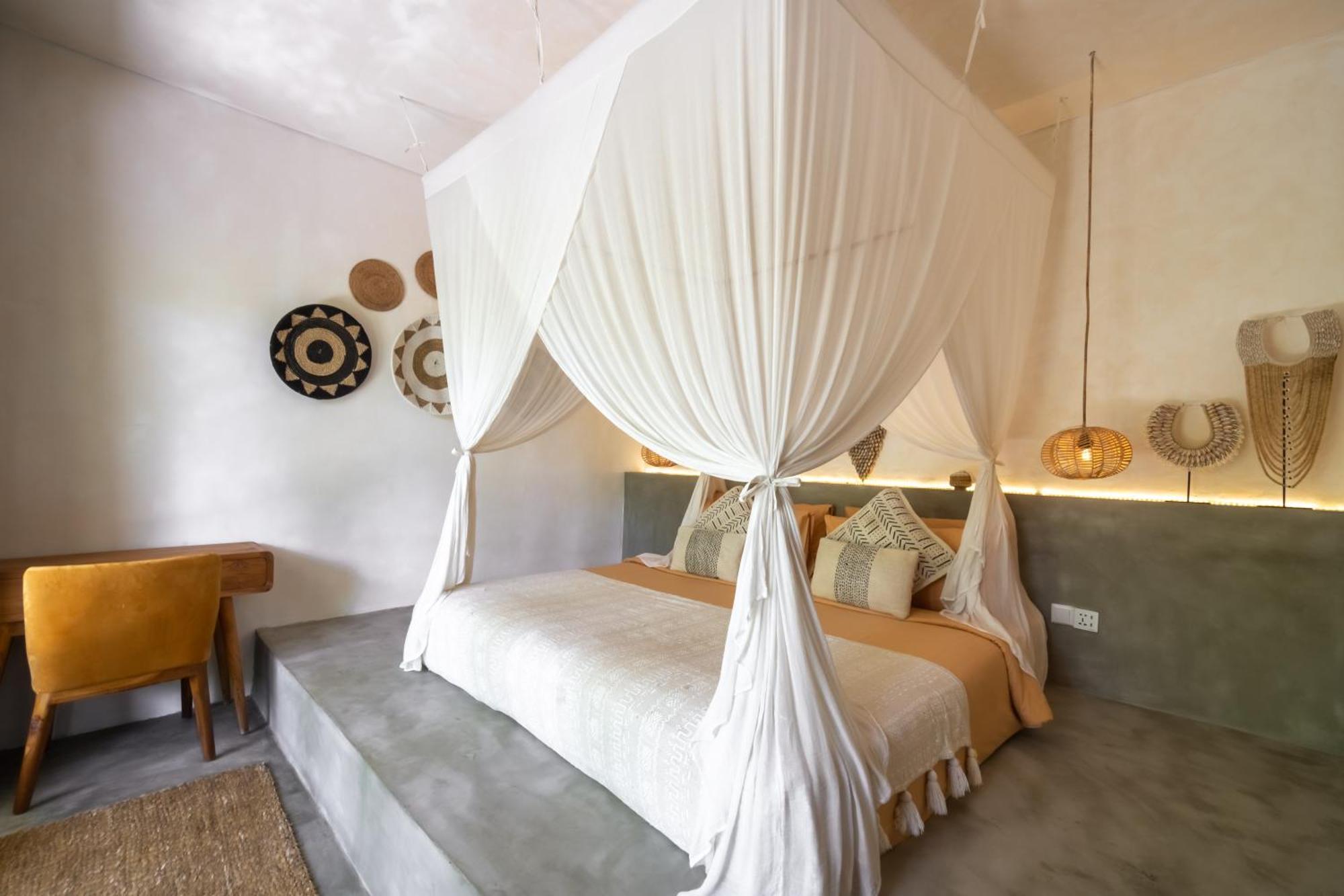 King Deluxe or Twin Room with bathtub