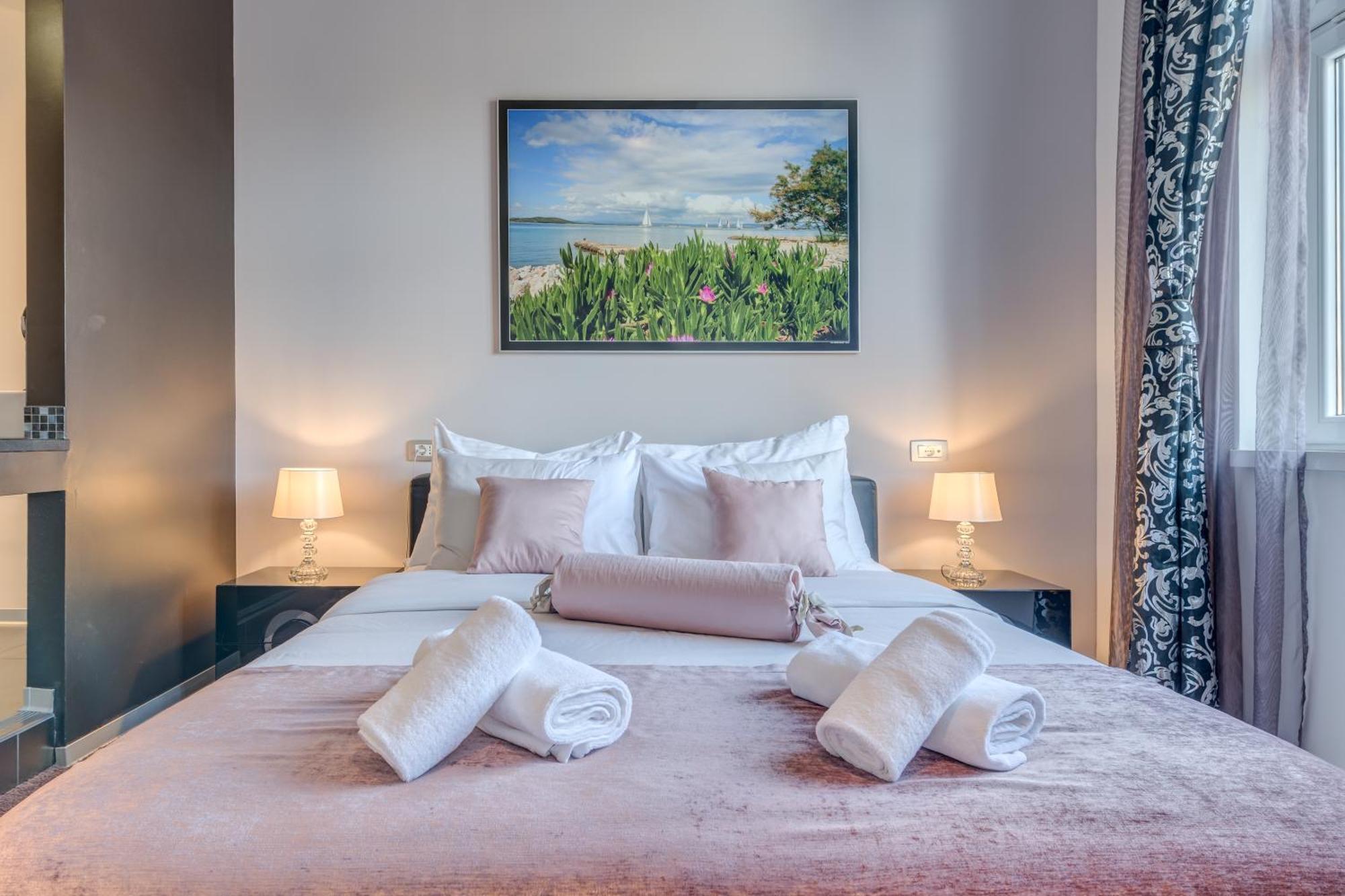 Deluxe Double Room City View