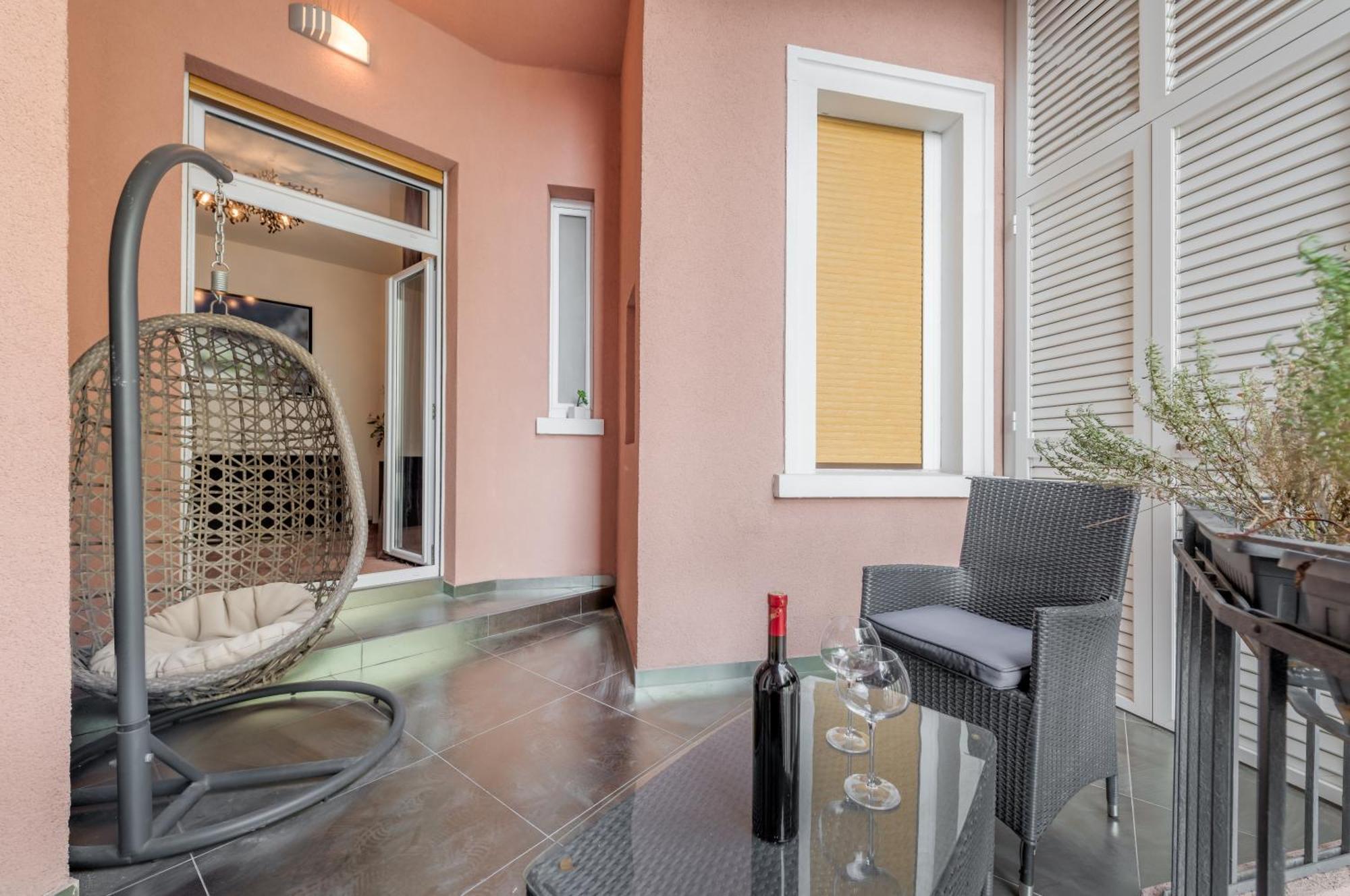 Deluxe Double Room Jacuzzi City View