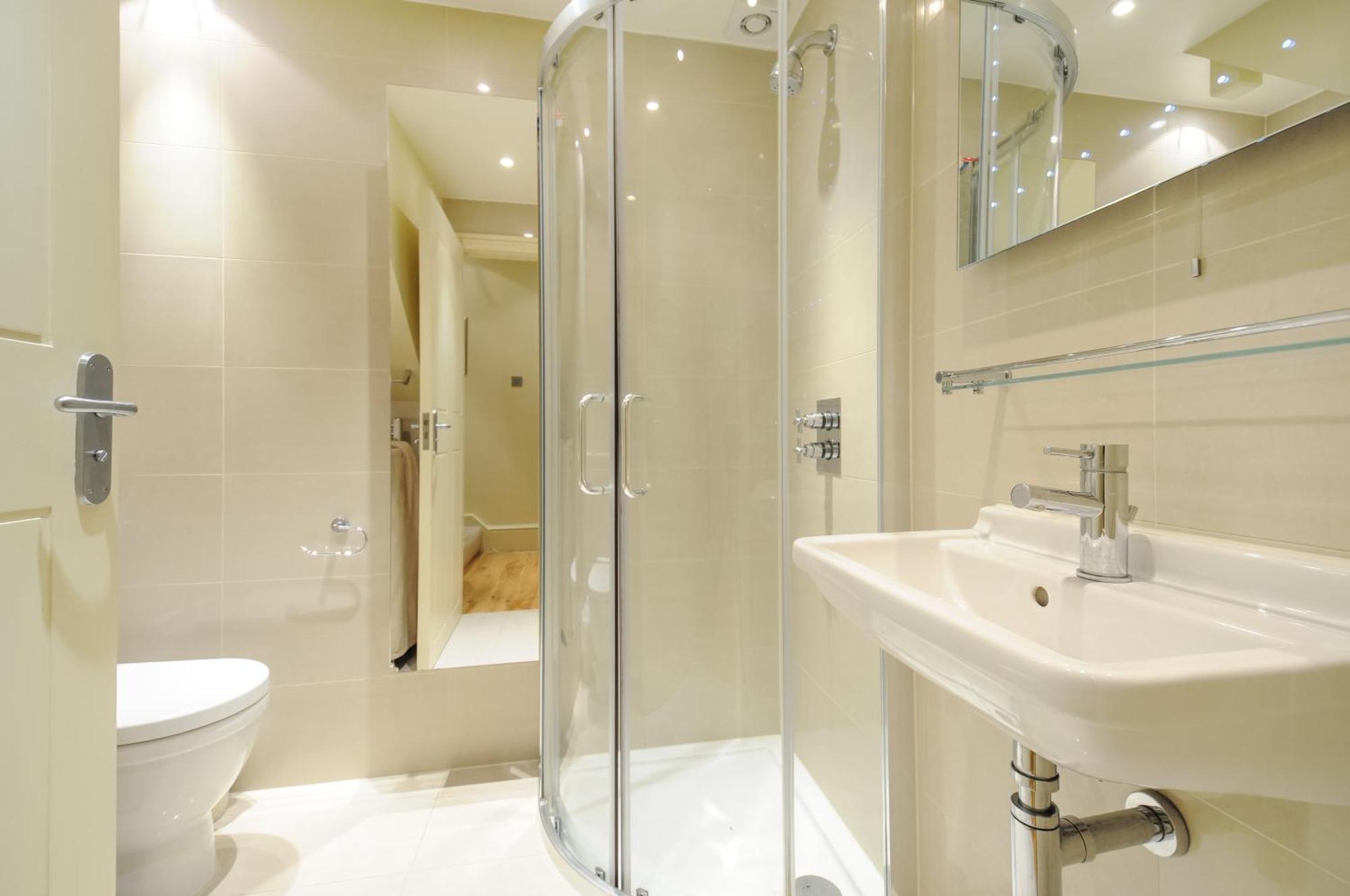 Double Room Private Bathroom