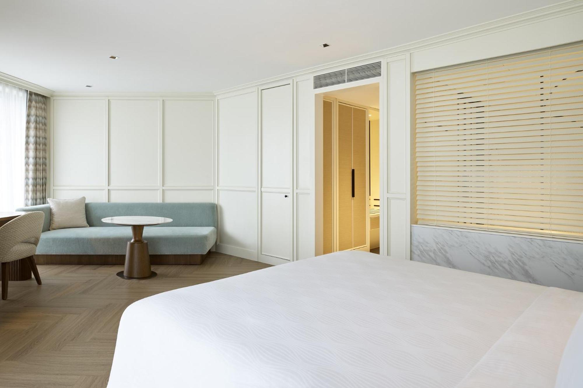 Premier King Room with City View,1510187125:JPEG