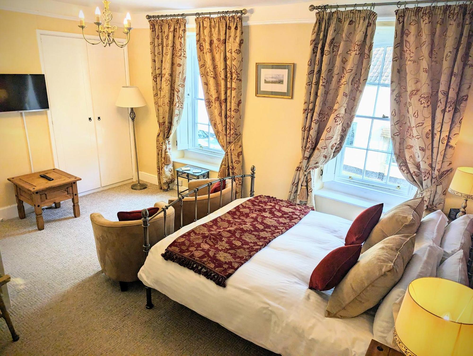 Deluxe King Room
