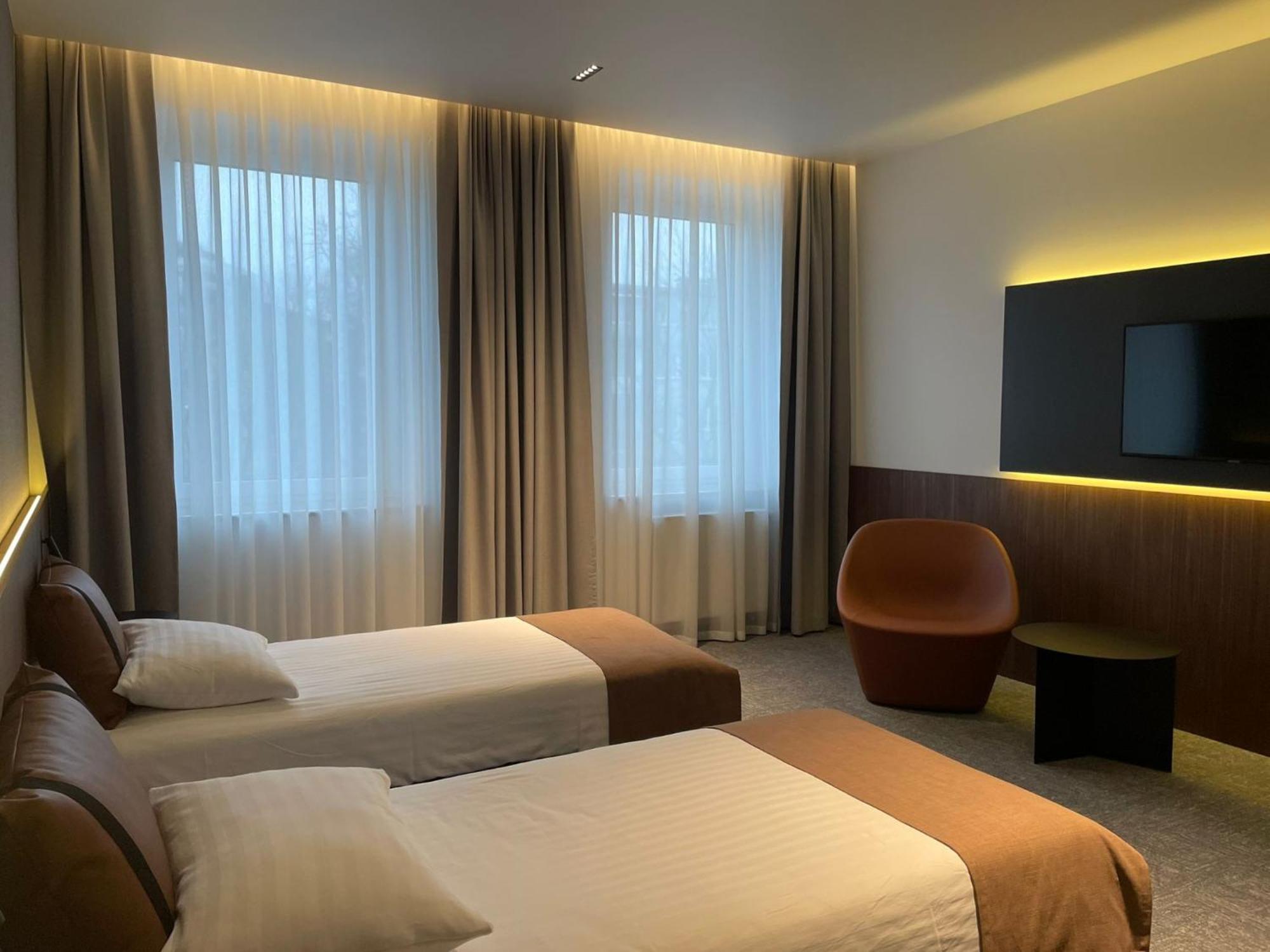 Large Twin Room