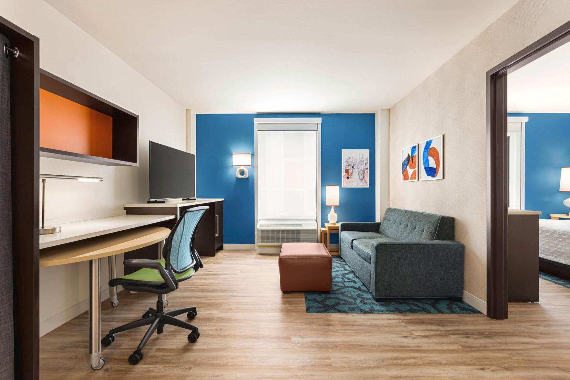 One-Bedroom King Suite Non-Smoking