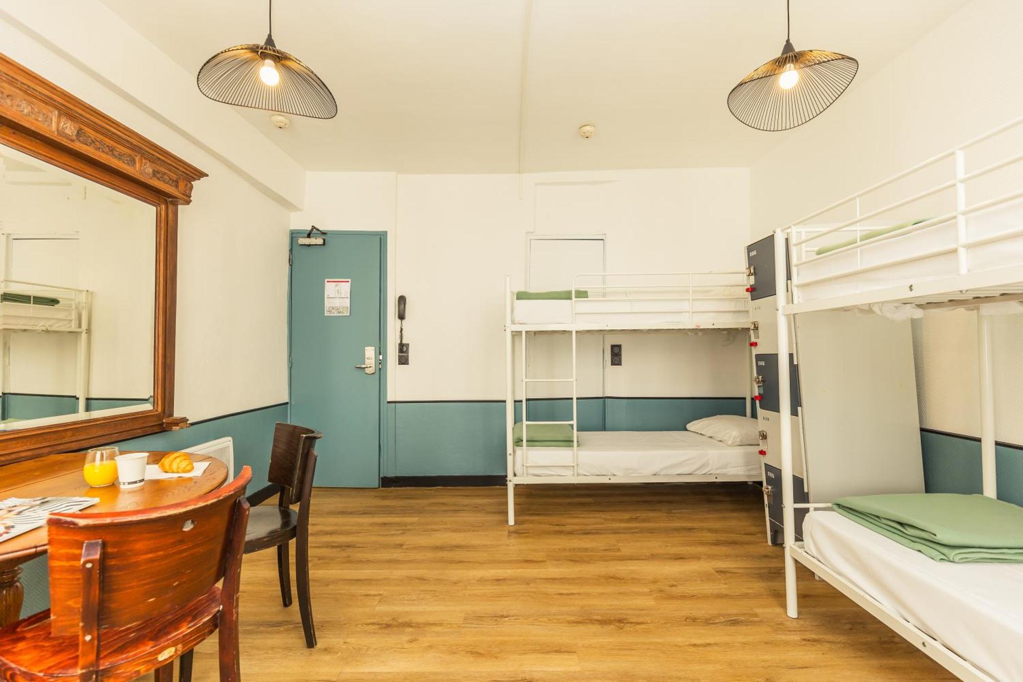 Bed 6-Bed Female Dormitory Room