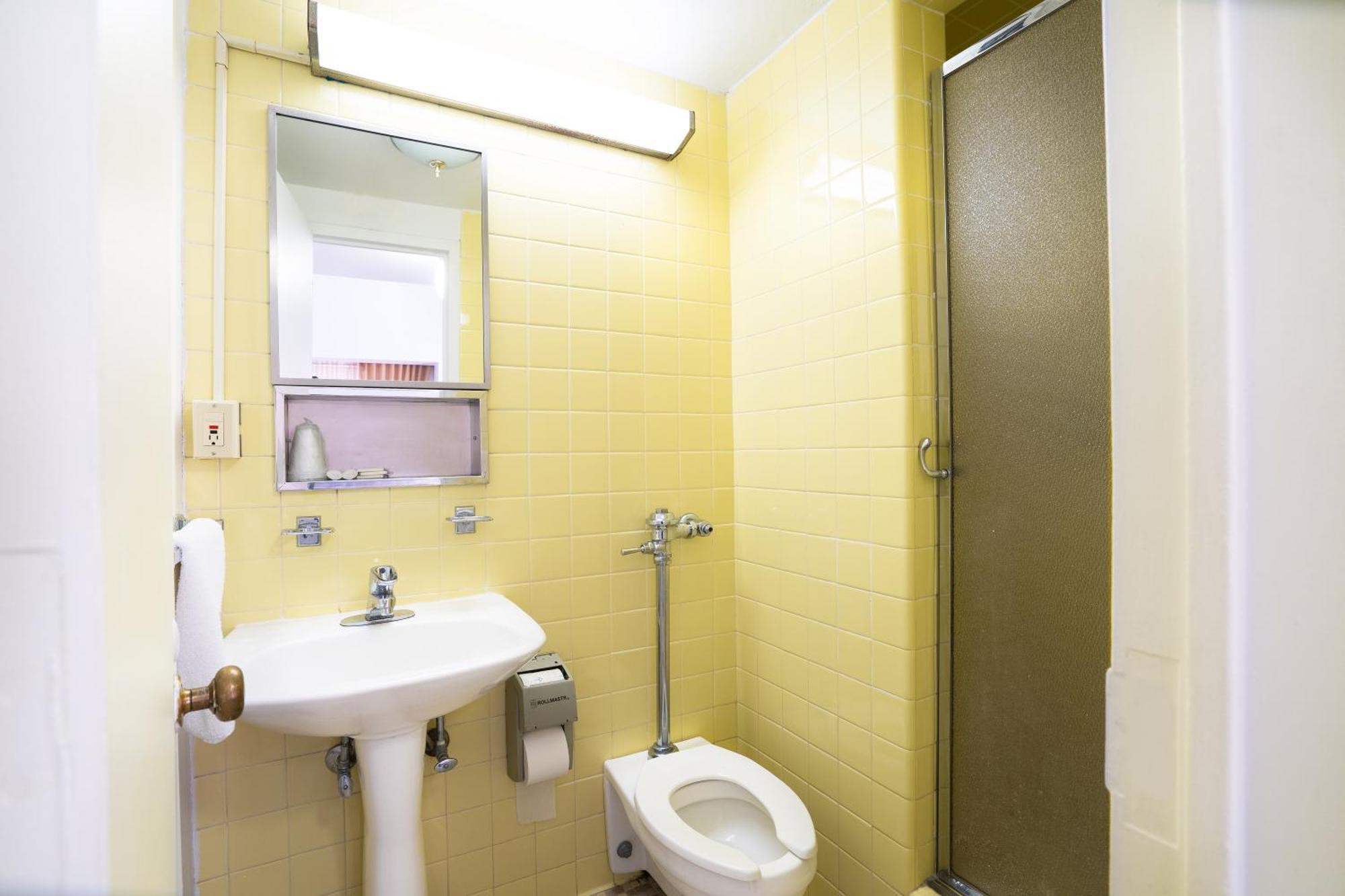 Deluxe Double Room Private Bathroom