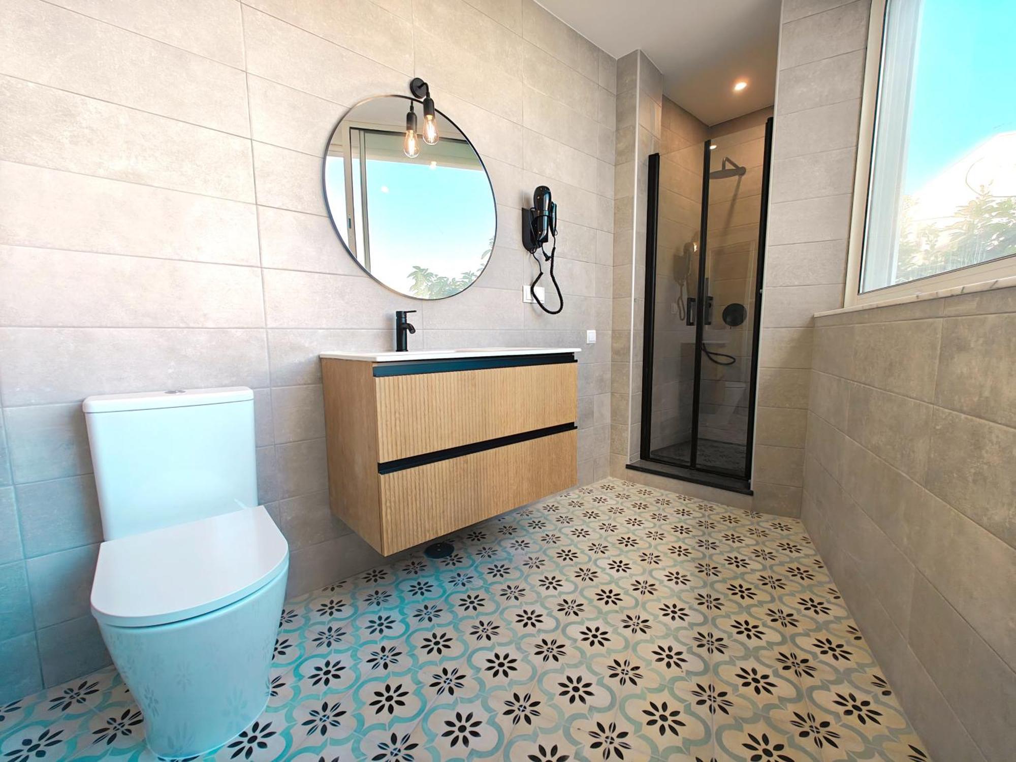 Twin Room Private Bathroom