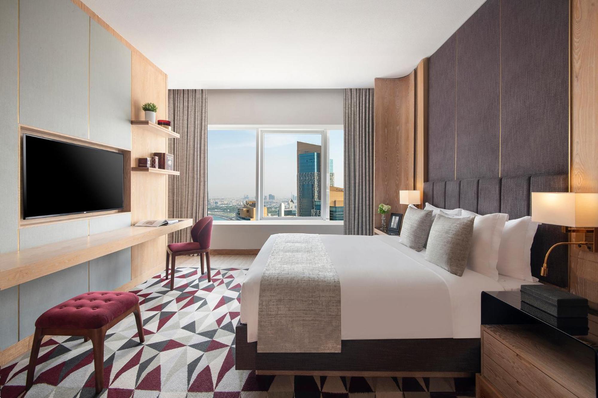 One Bedroom Suite King Executive City View Westbay Beach Access