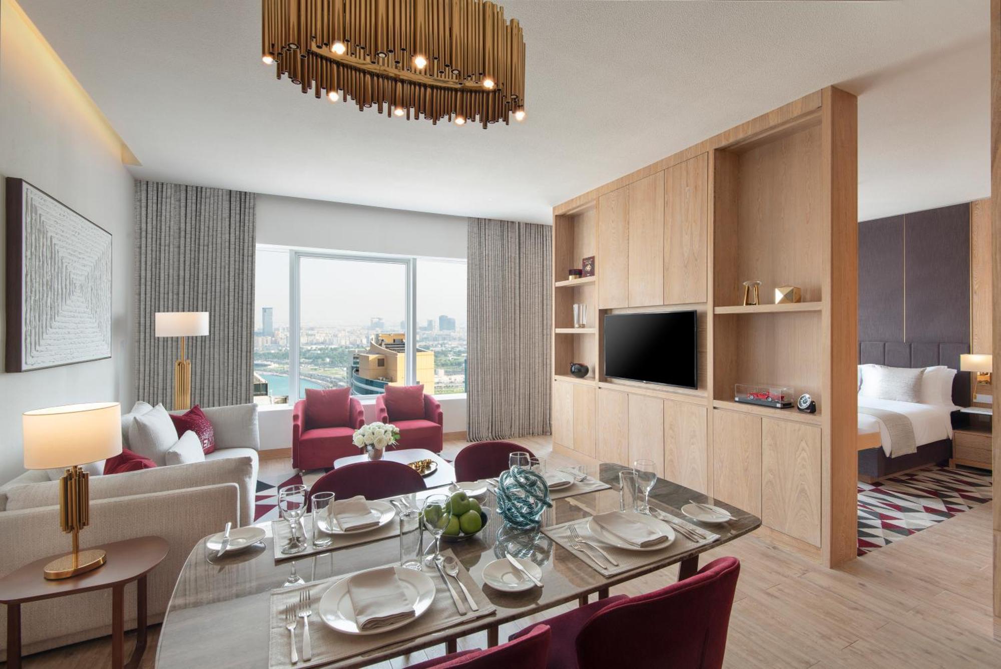 One Bedroom Suite King Executive City View Westbay Beach Access