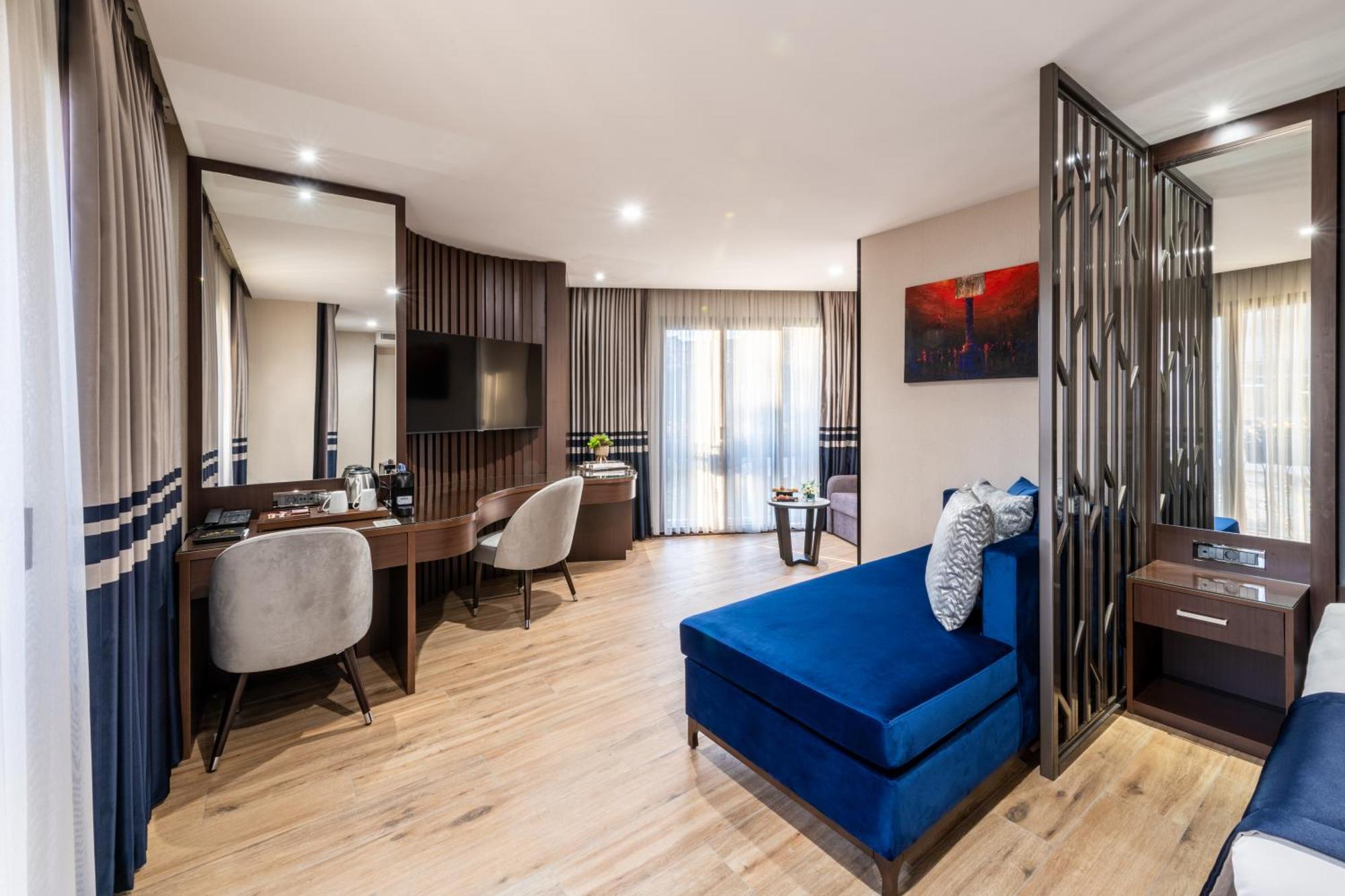 Deluxe Suite