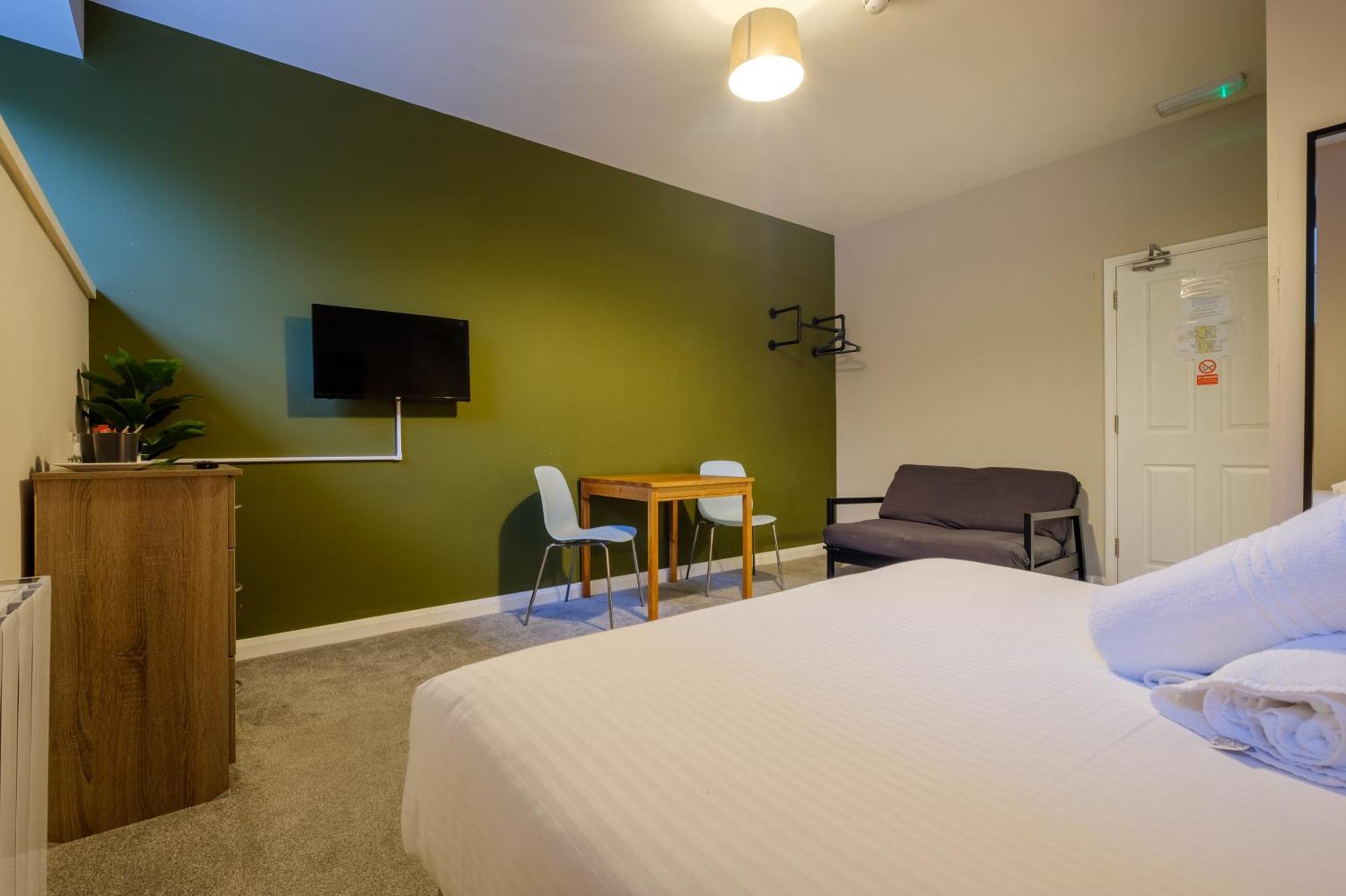 Double Room Private Bathroom