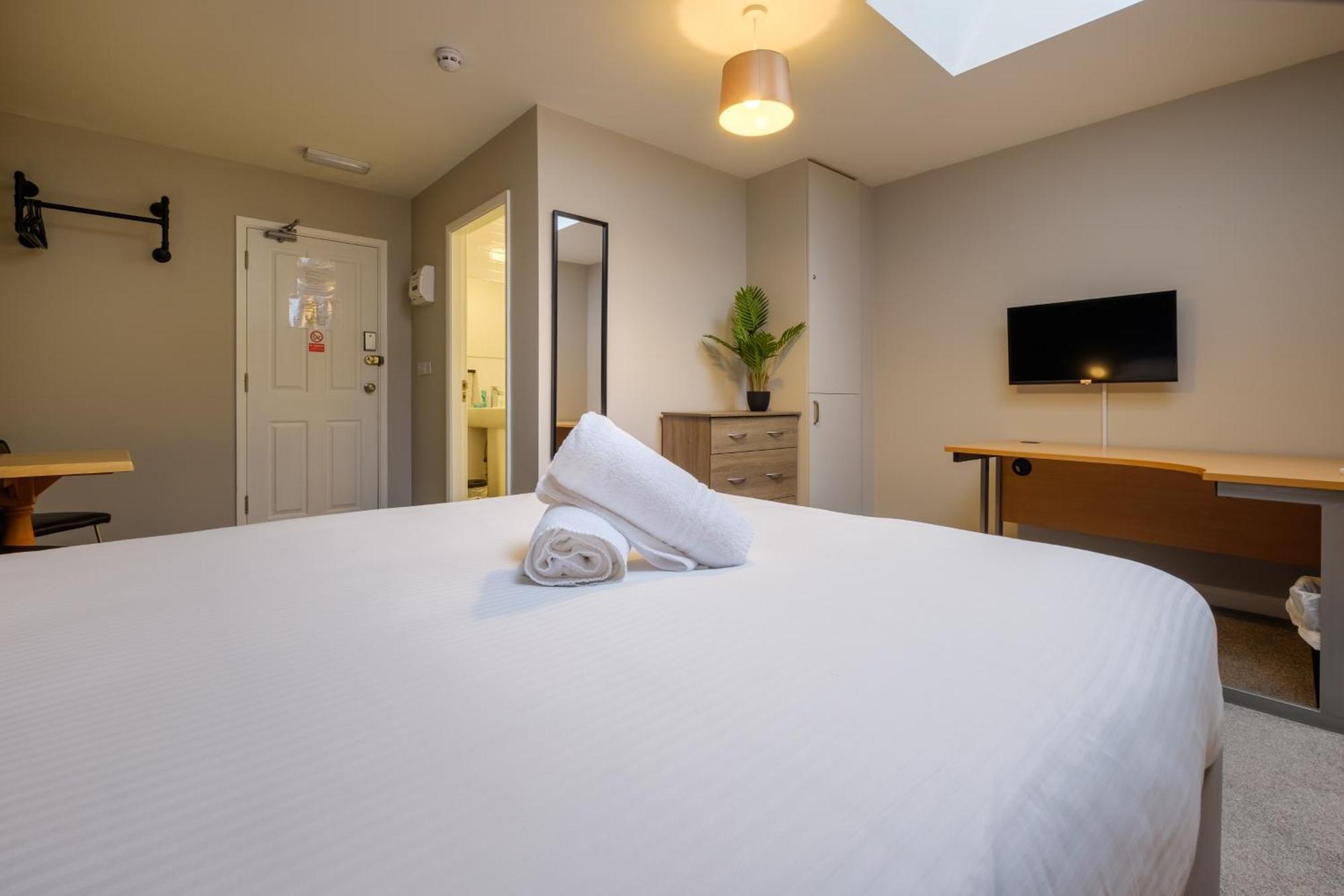 Double Room Private Bathroom