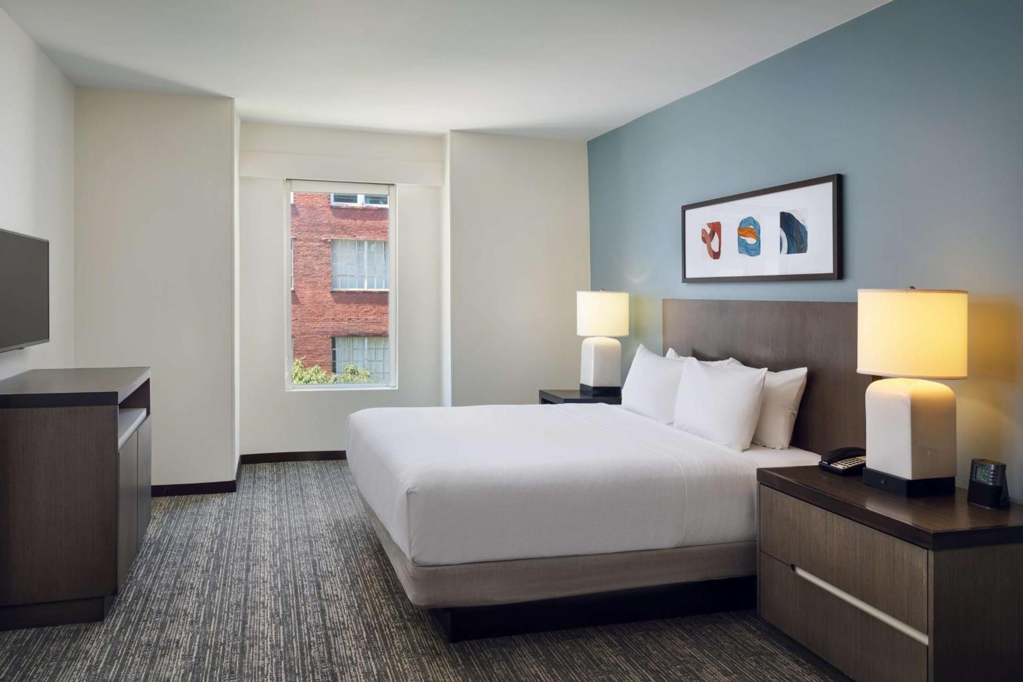 One-Bedroom King Suite