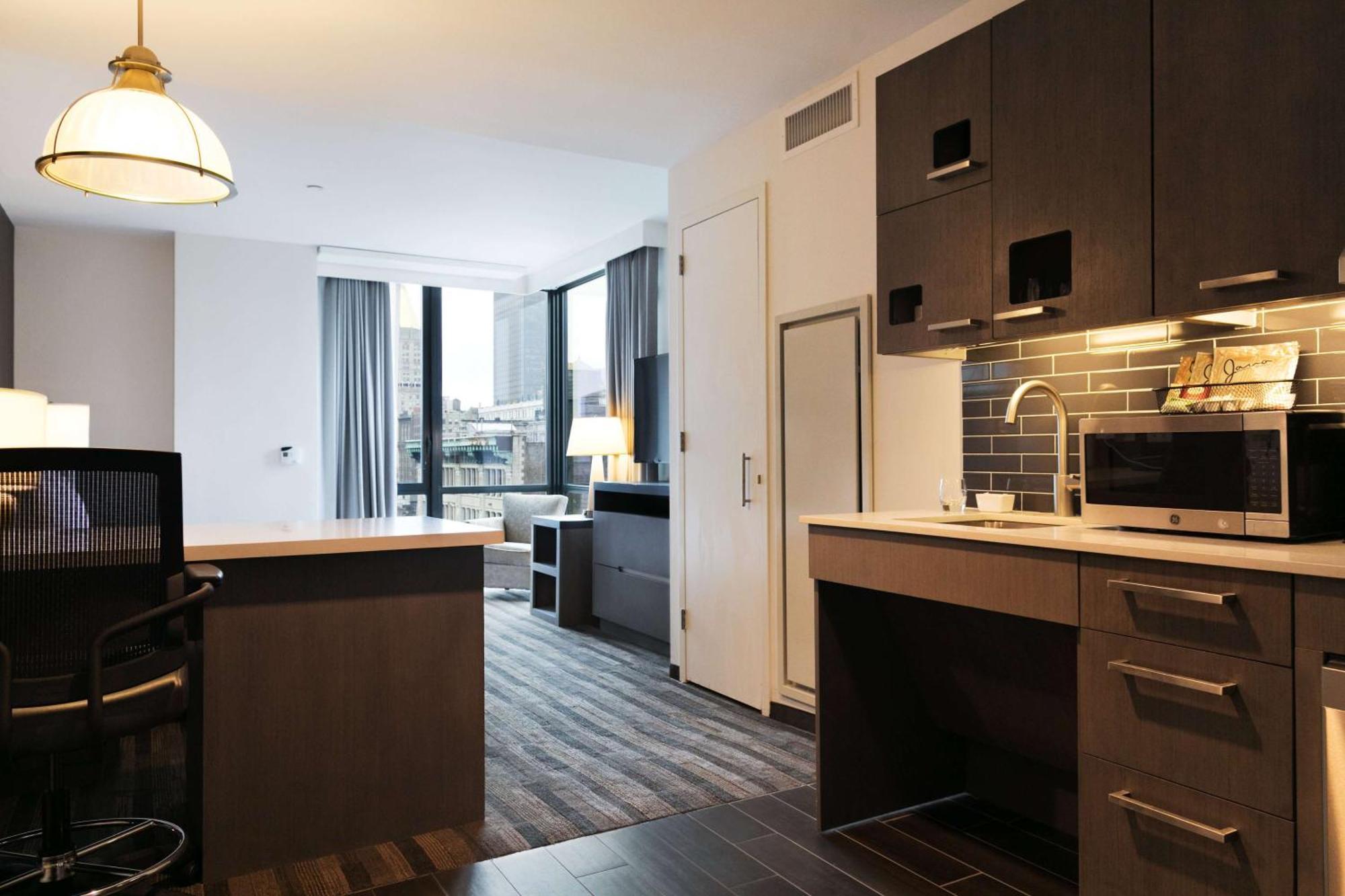King Studio Suite Kitchen