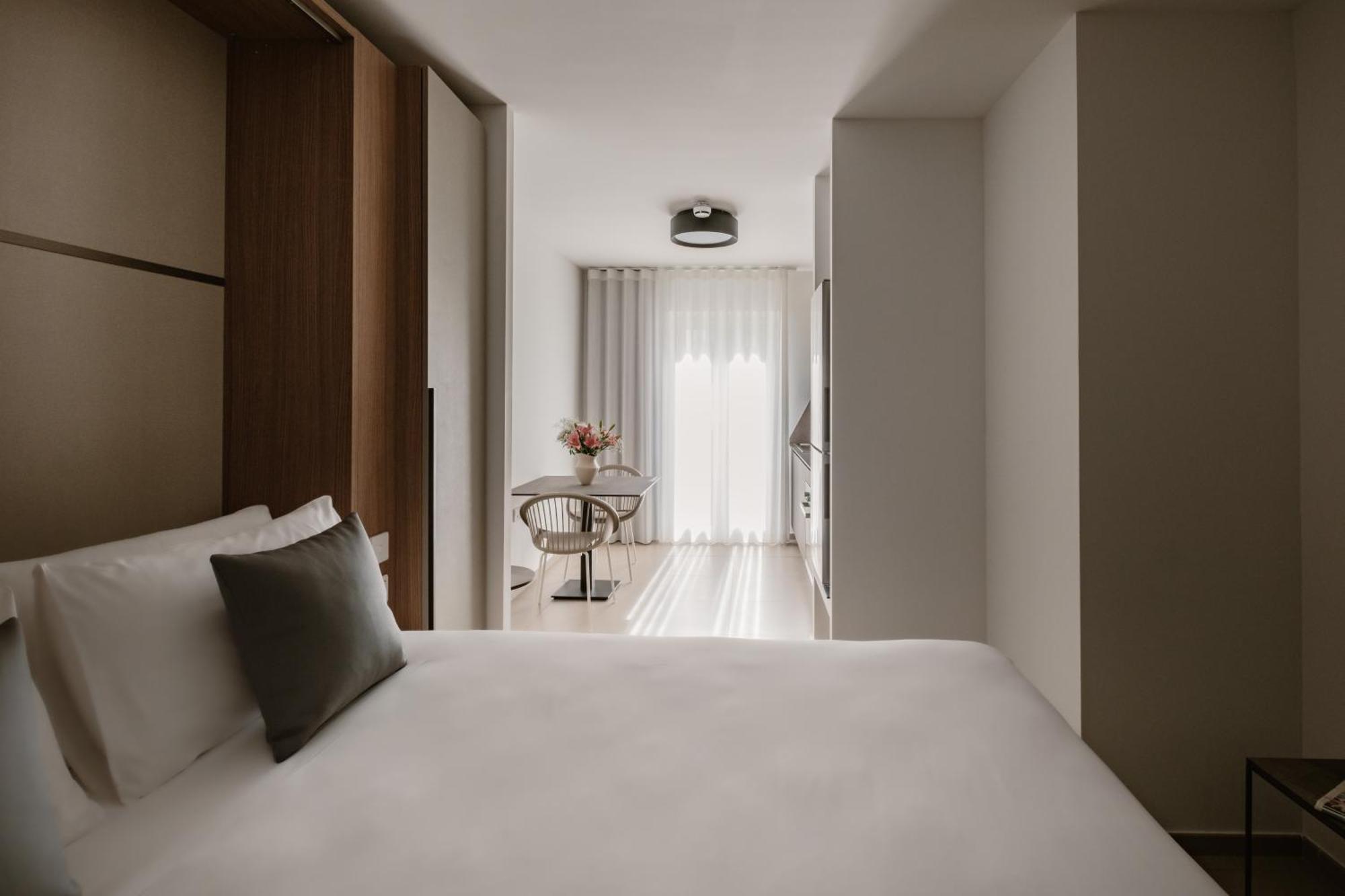 Estudio con cama extragrande