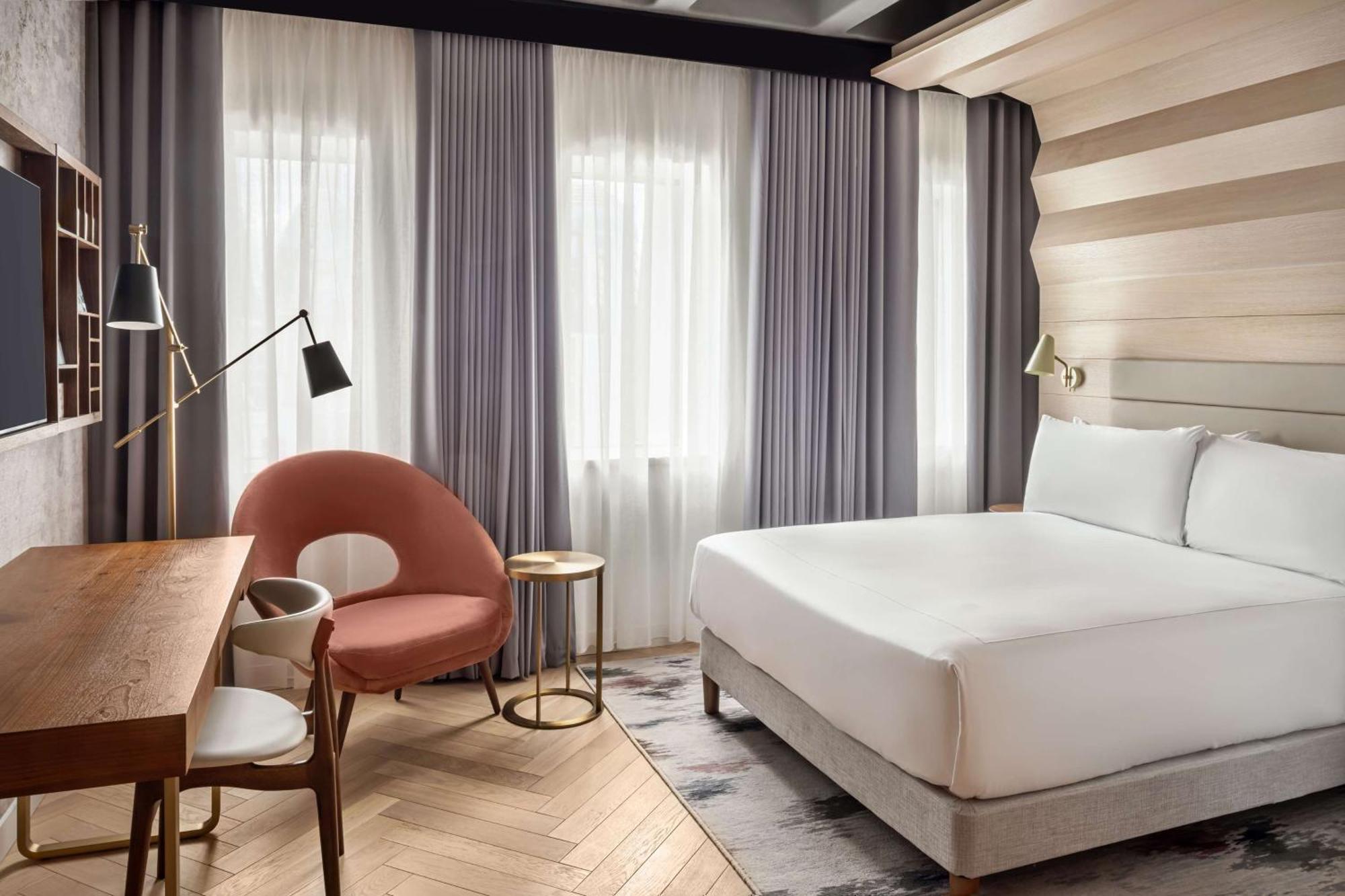 Queen Room