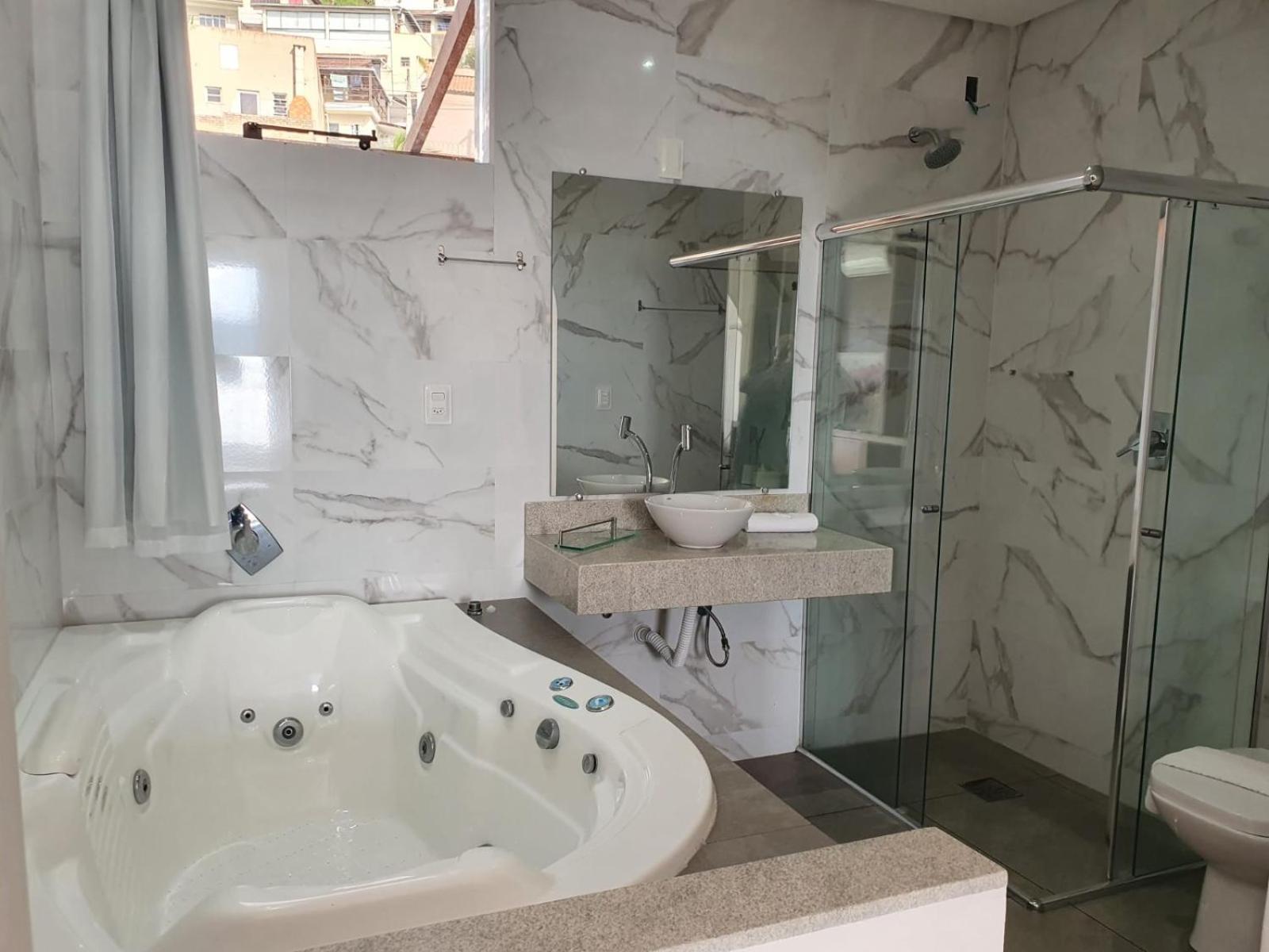Deluxe Double or Twin Room Spa Bath