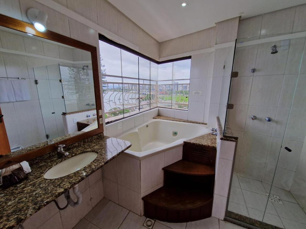 Deluxe Double or Twin Room Spa Bath