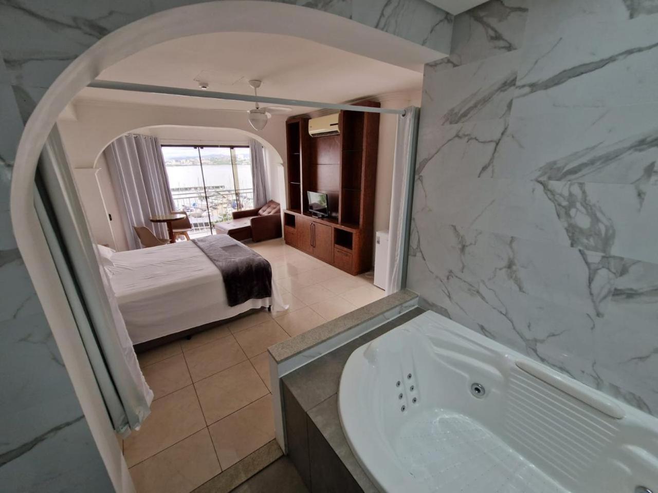 Deluxe Double or Twin Room Spa Bath