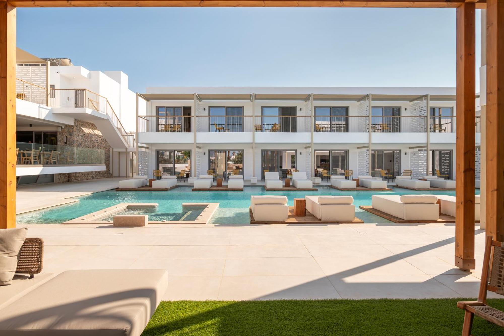 Double Premium Swim Up Laguna