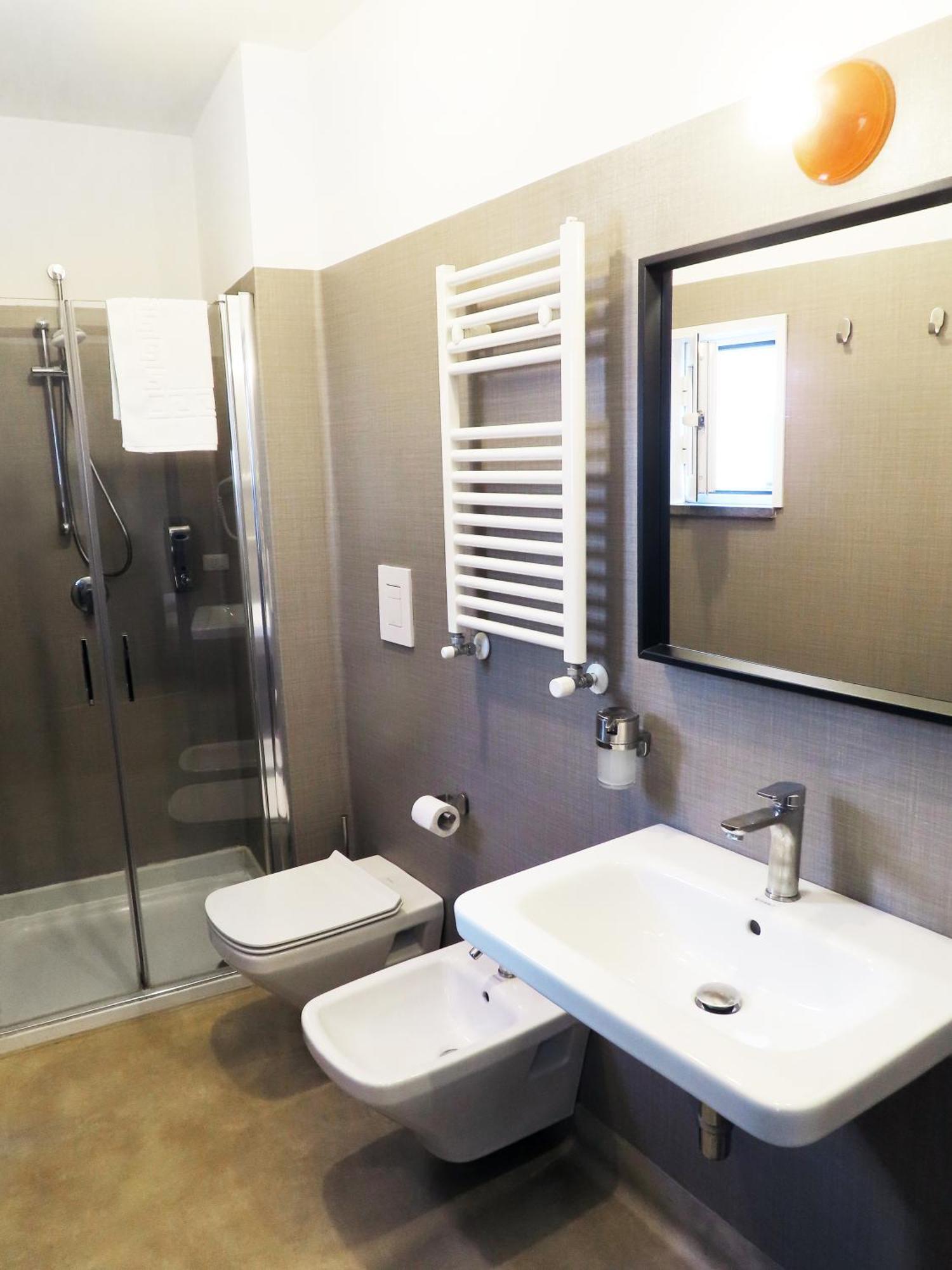 Bed 6-Bed Mixed Dormitory Room Private Bathroom