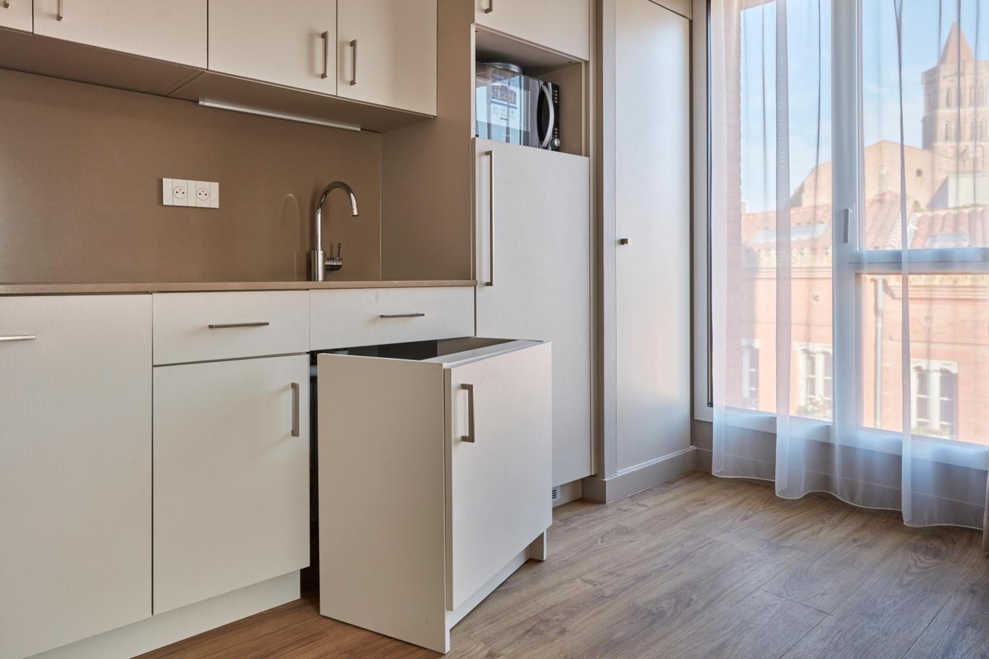 One Bedroom Apartment