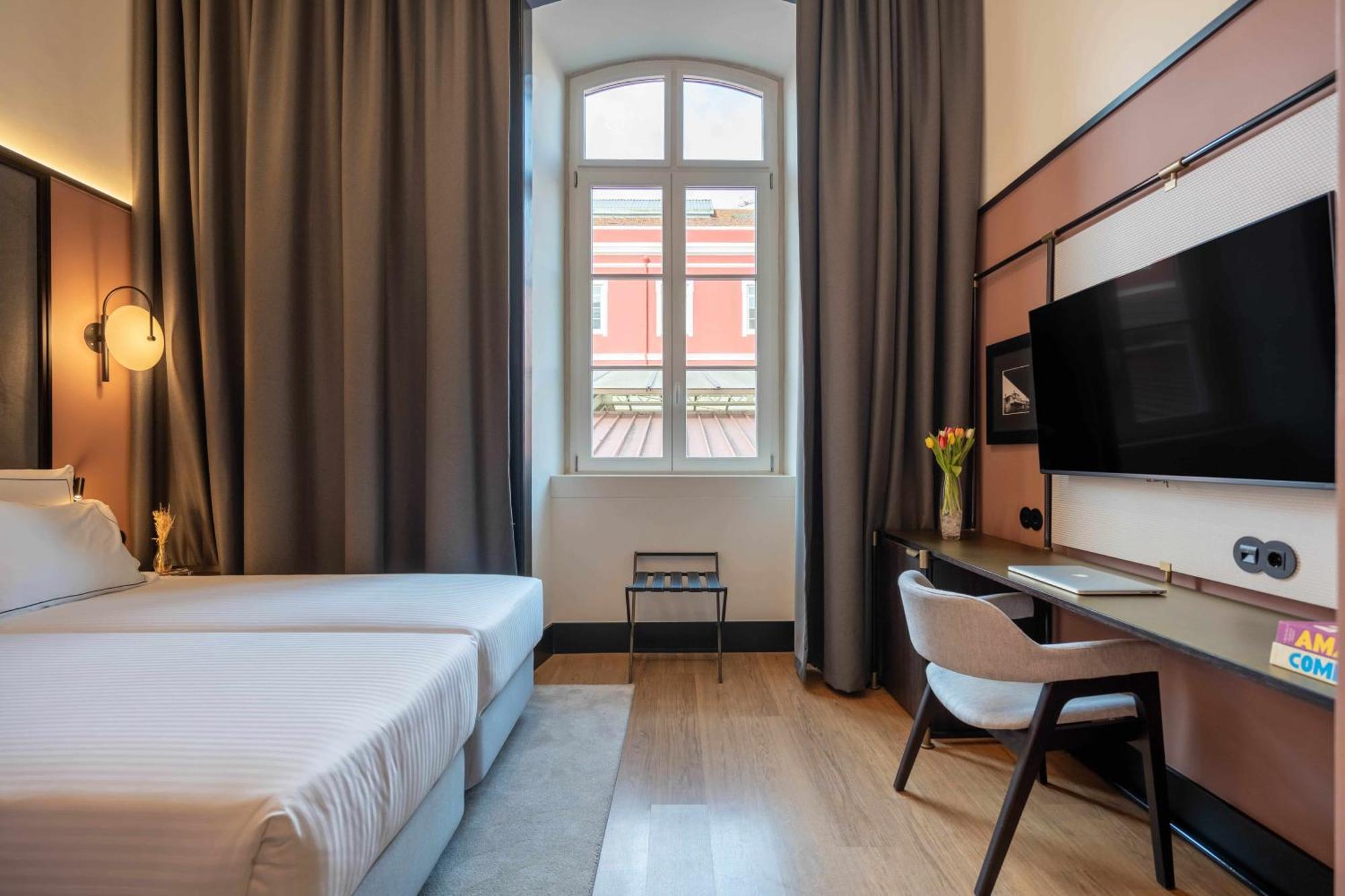 Twin Room Station View